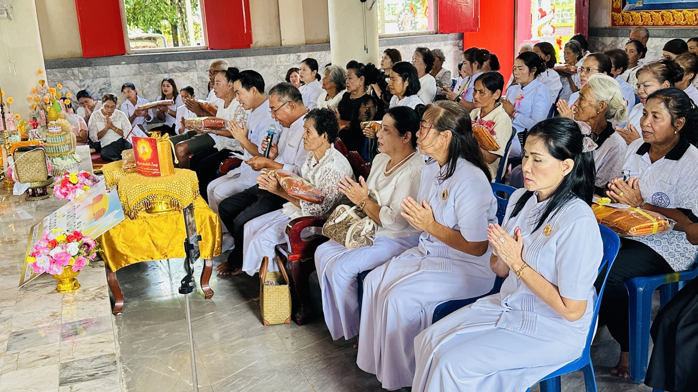 ภาพร่วมพิธีกรรมวัดบางงอน
