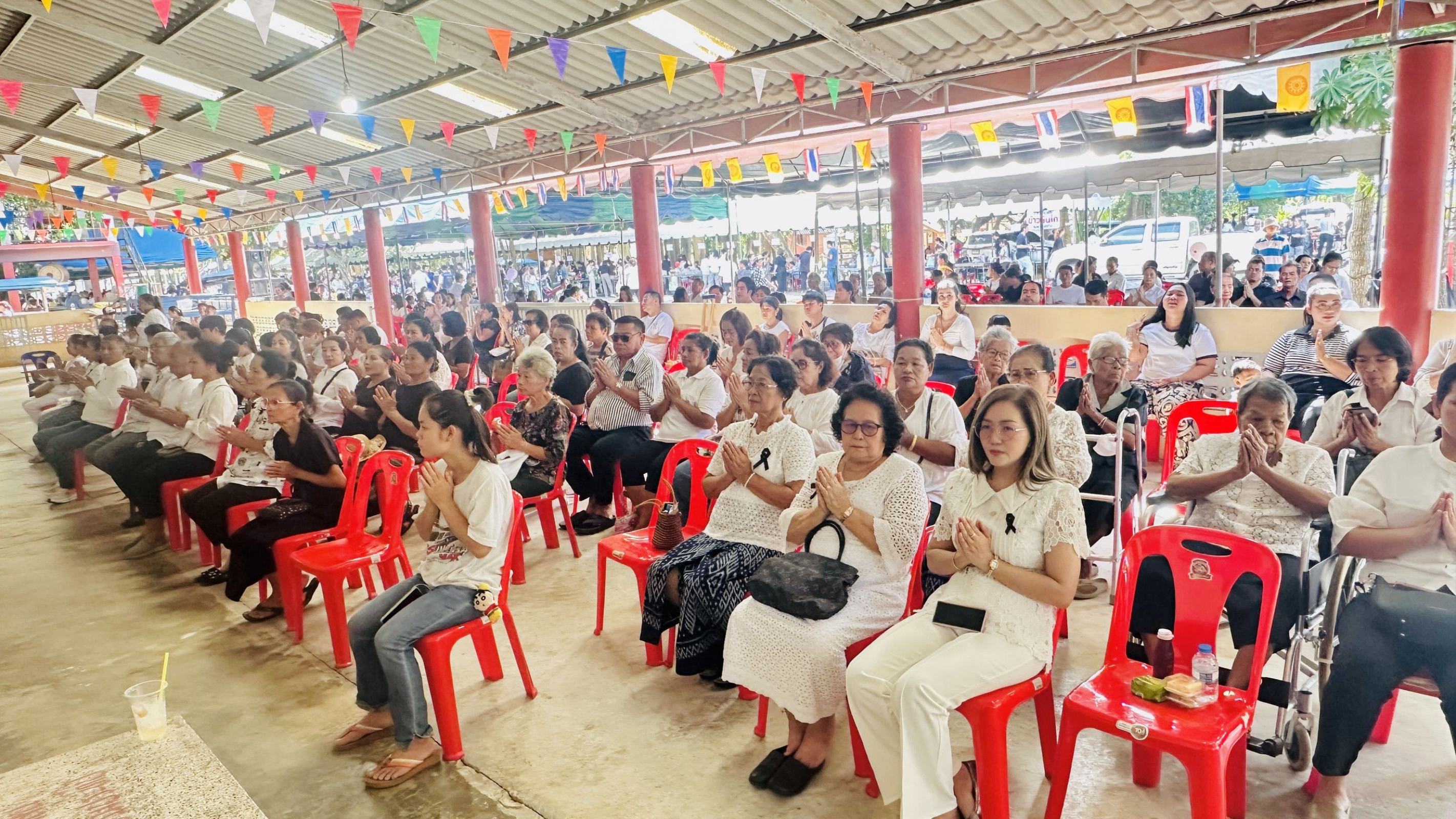 ภาพร่วมพิธีกรรมวัดเกาะธรรมประทีป