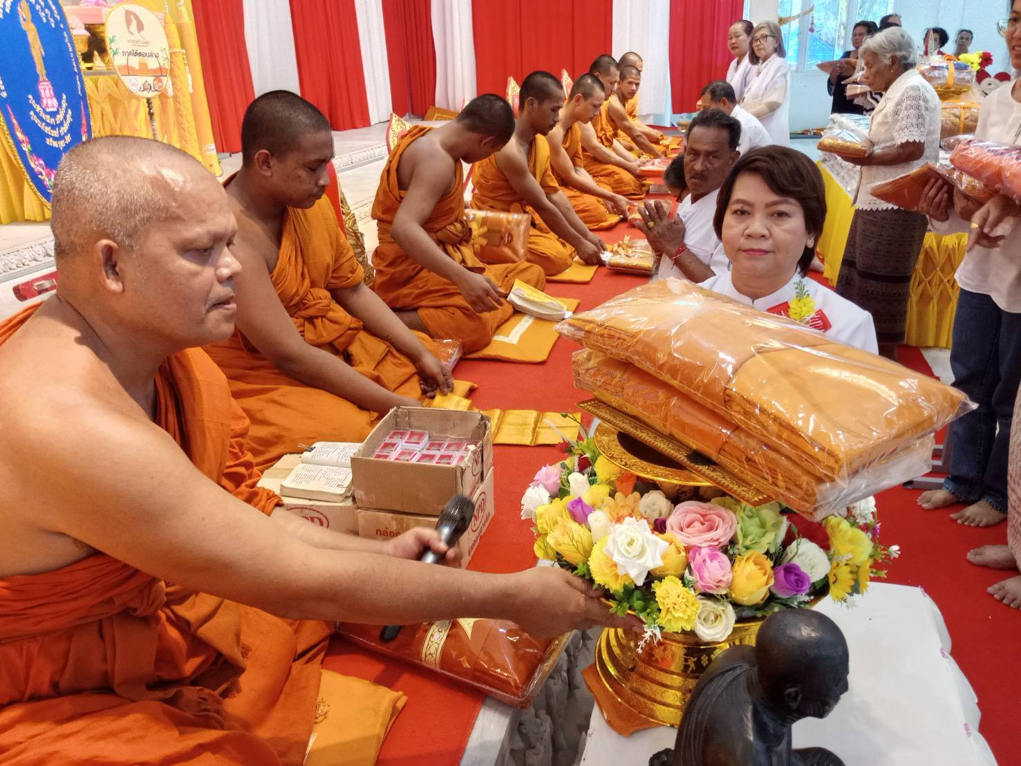 ภาพร่วมพิธีกรรมวัดย่าบลพัฒนา