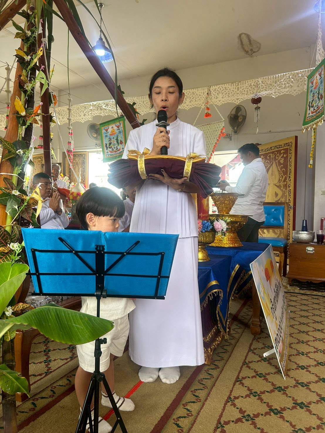 ภาพร่วมพิธีกรรมวัดต้นผึ้ง