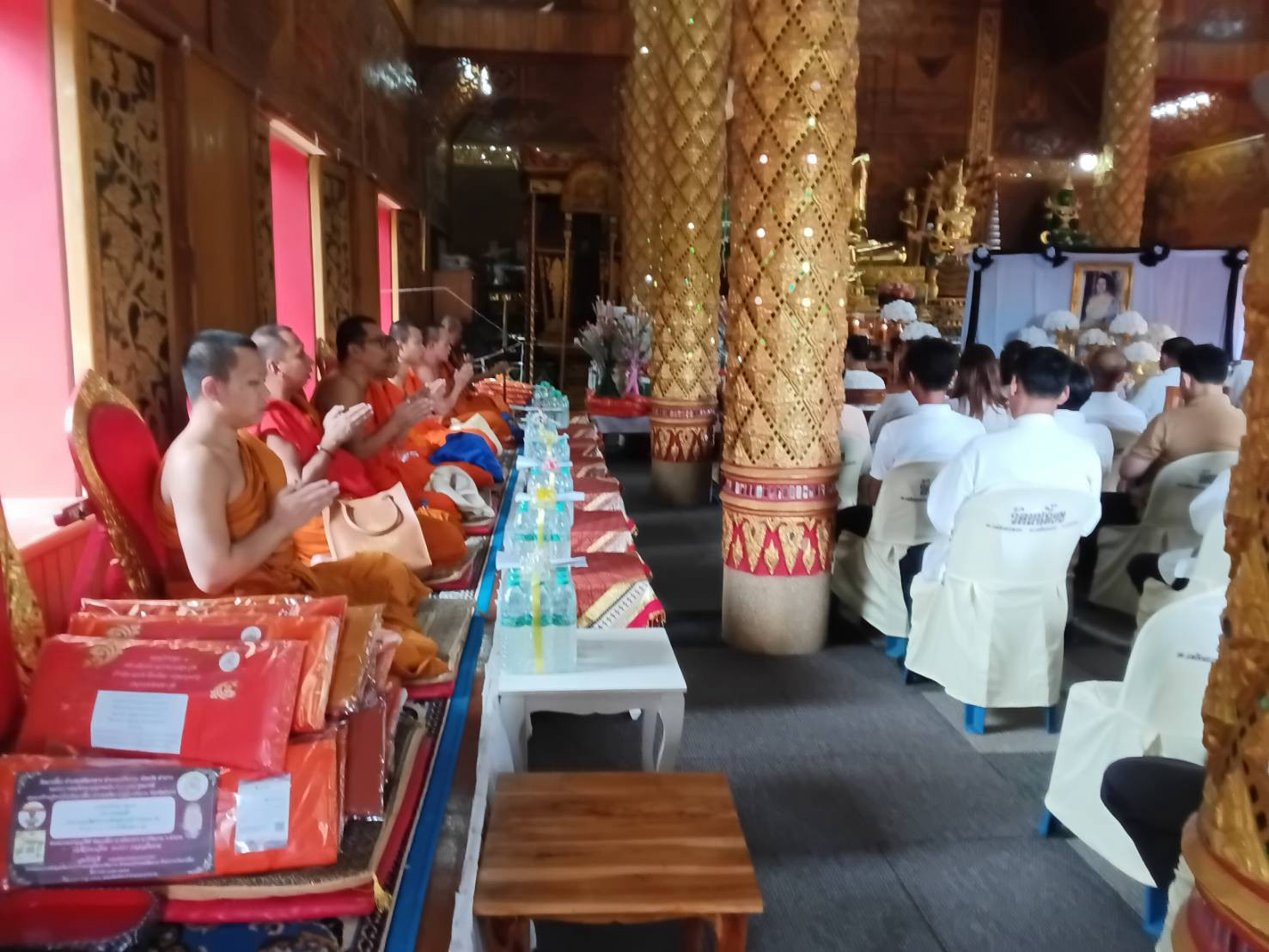 ภาพร่วมพิธีกรรมวัดนาเอี้ยง