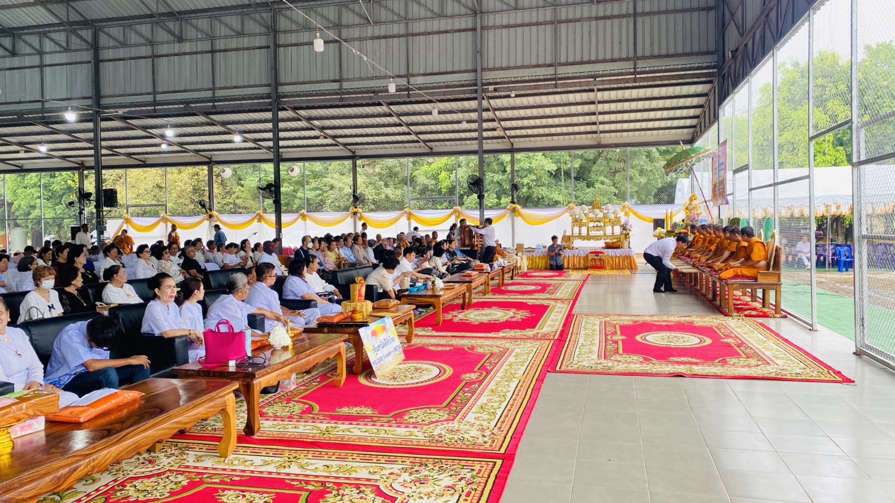 ภาพร่วมพิธีกรรมศูนย์ปฏิบัติธรรมพุทธมณฑลจังหวัดอุทัยธานี