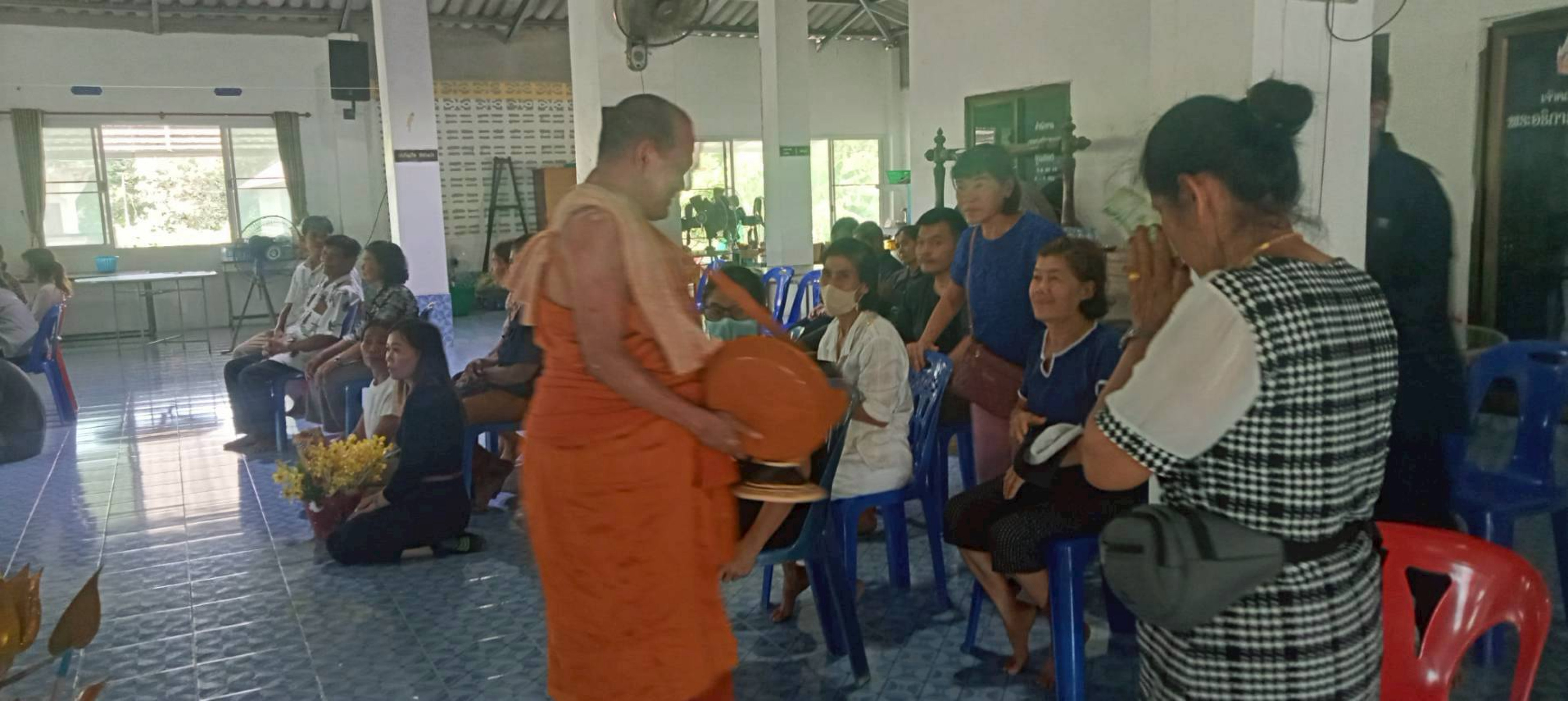 ภาพร่วมพิธีกรรมวัดเก่าต้นมะค่า