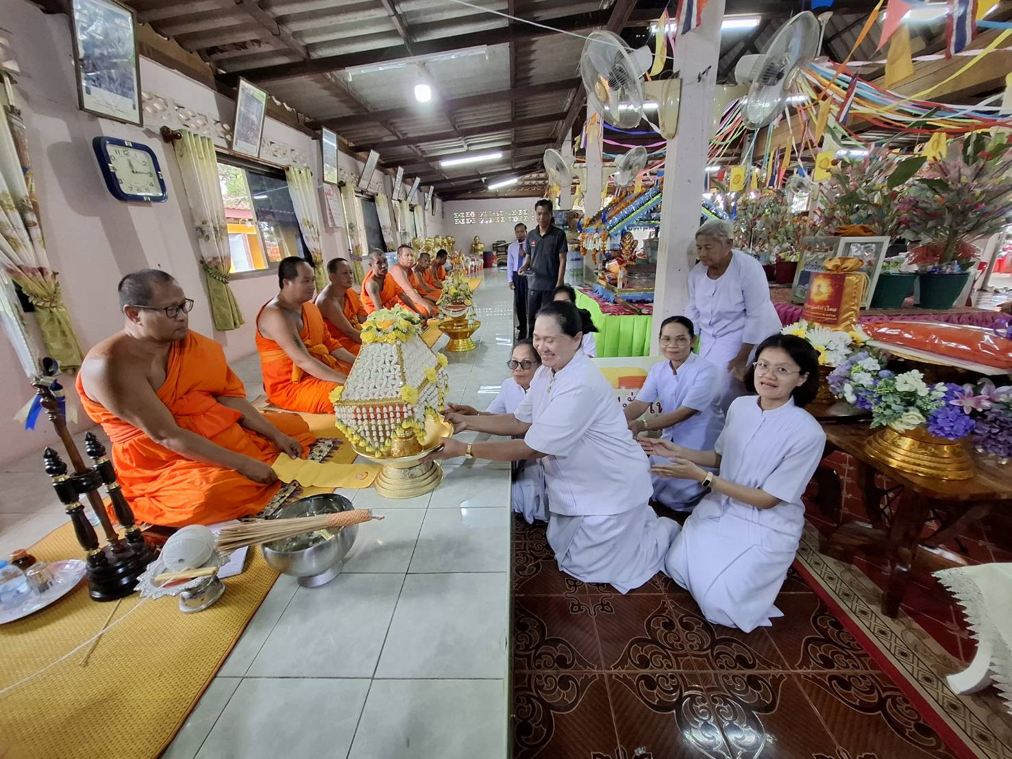 ภาพร่วมพิธีกรรมสำนักสงฆ์หนองอุ้มไก่