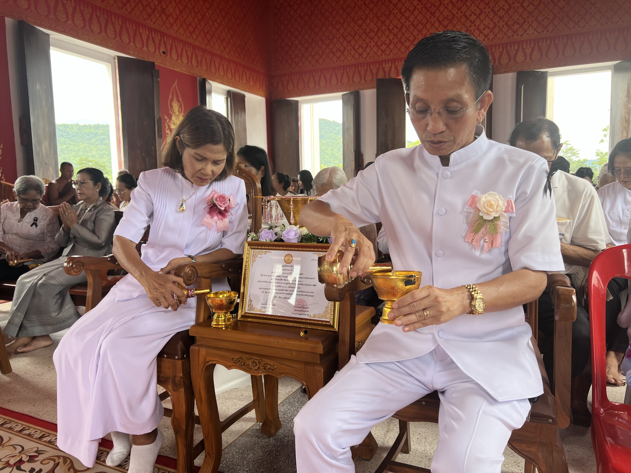 ภาพร่วมพิธีกรรมวัดห้วยพรหม