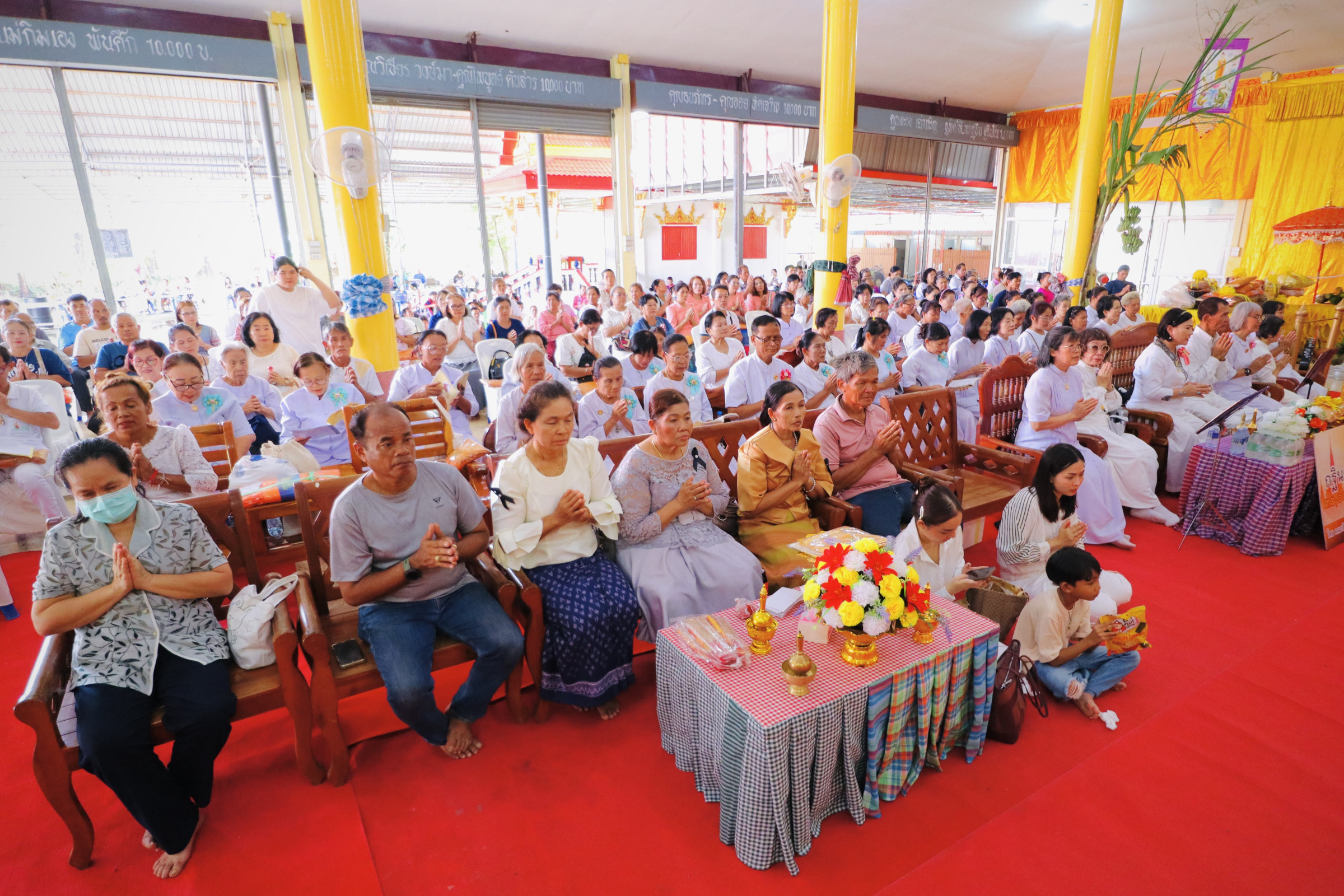 ภาพร่วมพิธีกรรมวัดโคกสว่าง