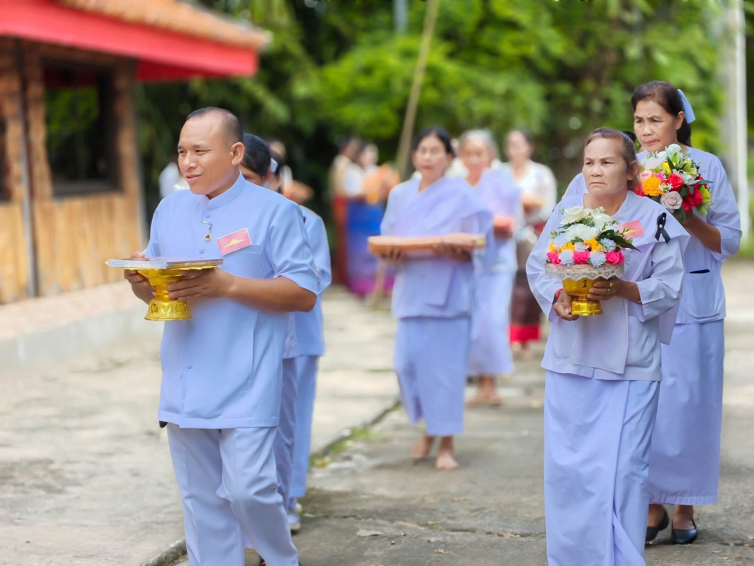 ภาพร่วมพิธีกรรมวัดแสลงโทน