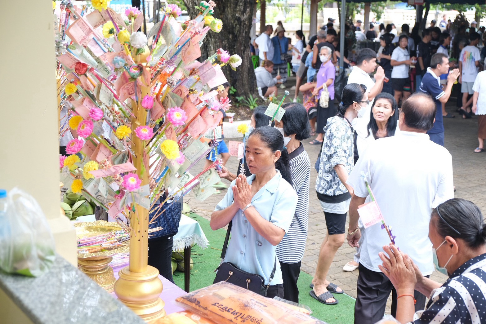 ภาพร่วมขบวนกฐินวัดท่าตำหนัก