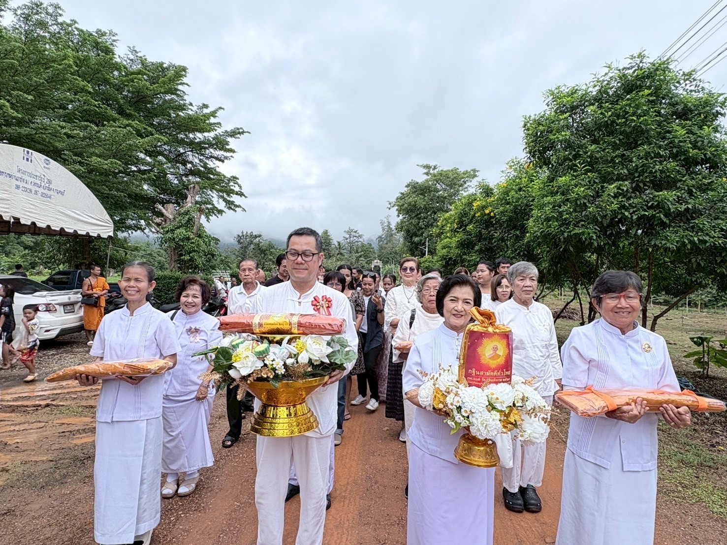 ภาพร่วมพิธีกรรมสำนักศึกษาและปฏิบัติธรรมพระพุทธิวงค์มุนี
