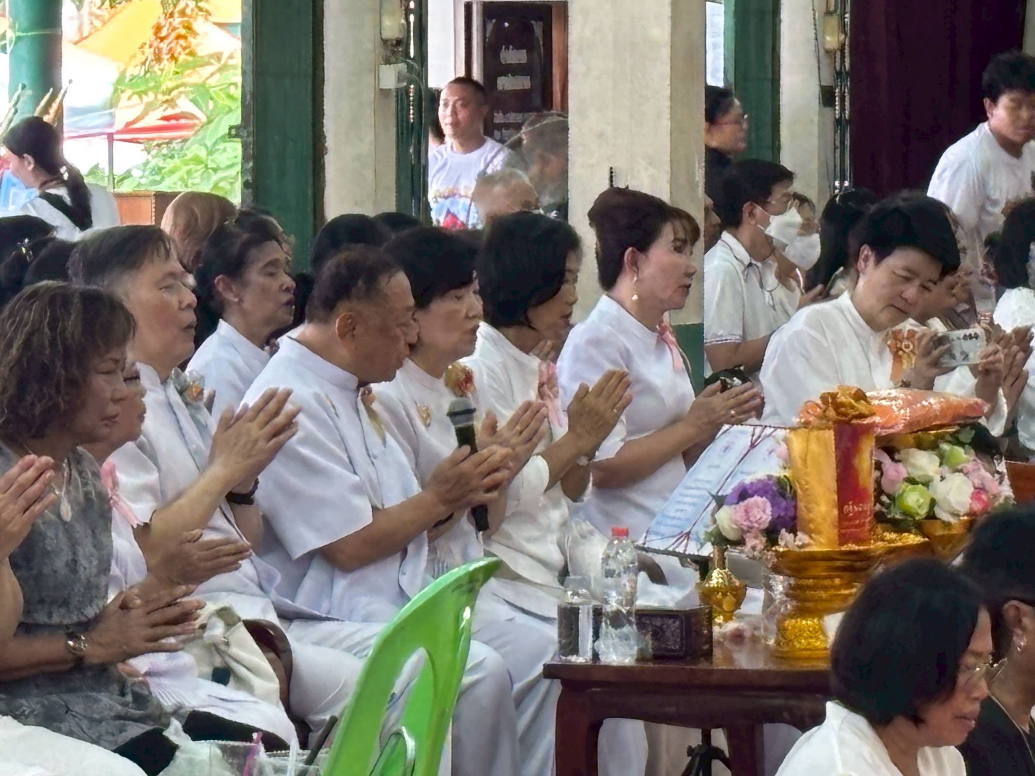 ภาพร่วมพิธีกรรมวัดอัมพวา