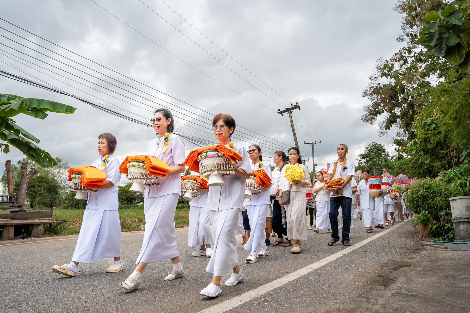 ภาพร่วมพิธีกรรมวัดแม่หาด
