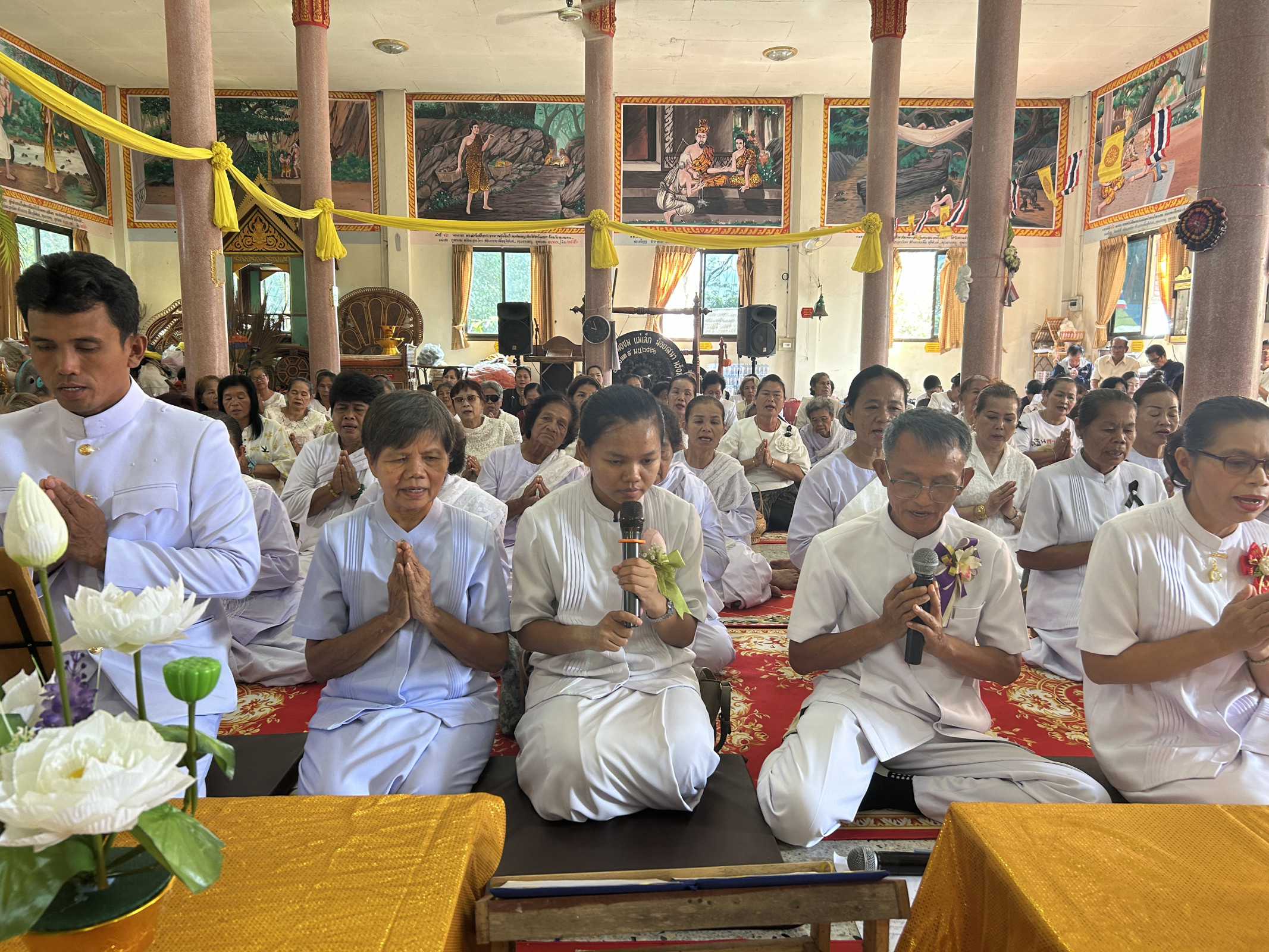 ภาพร่วมพิธีกรรมวัดกุดซุย