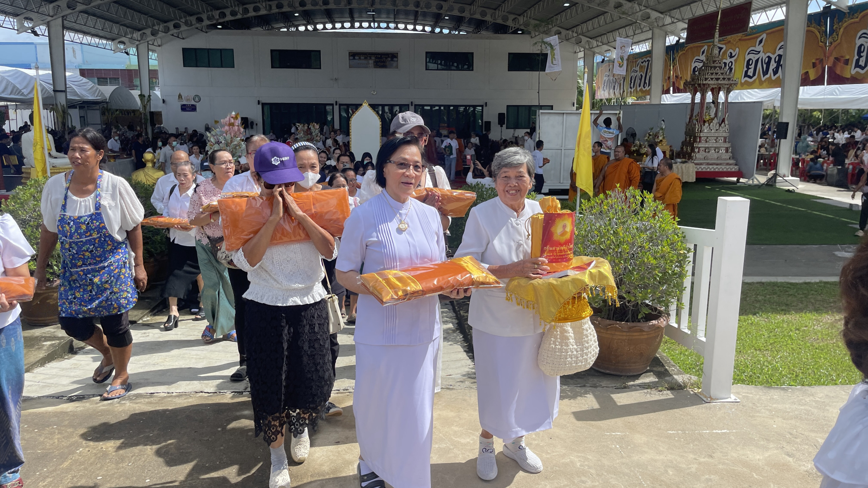 ภาพร่วมขบวนกฐินวัดจันทร์