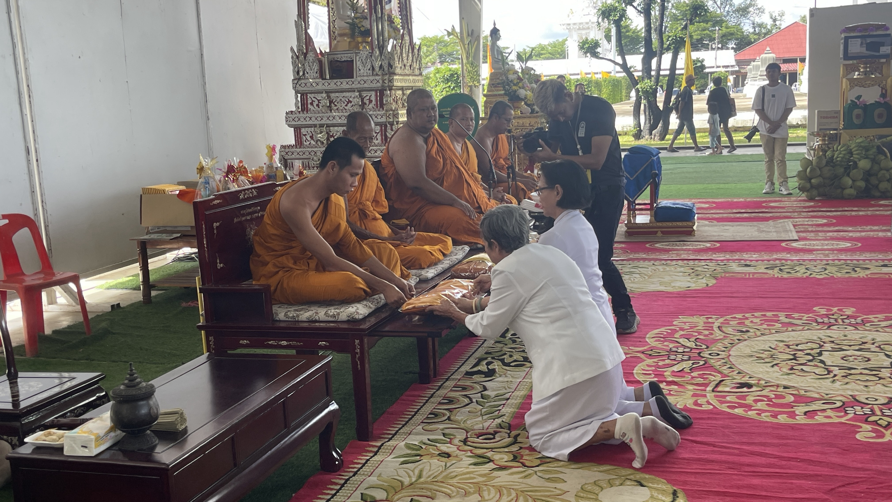 ภาพร่วมพิธีกรรมวัดจันทร์