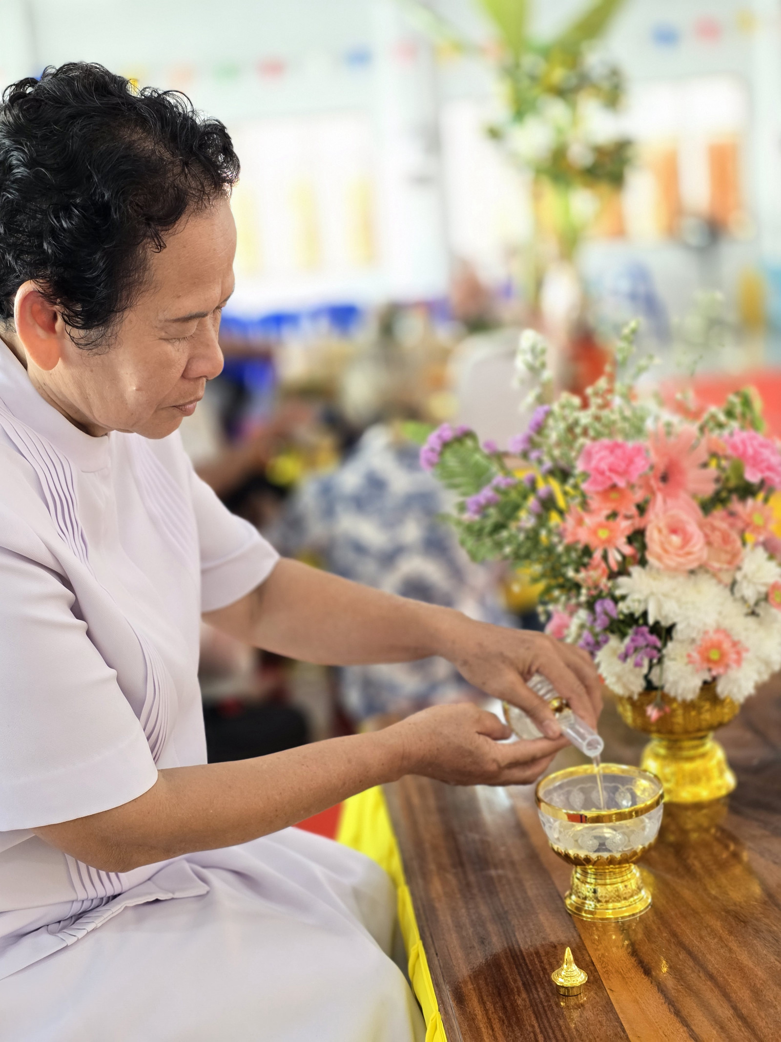 ภาพร่วมพิธีกรรมวัดหลวงพ่อขาว