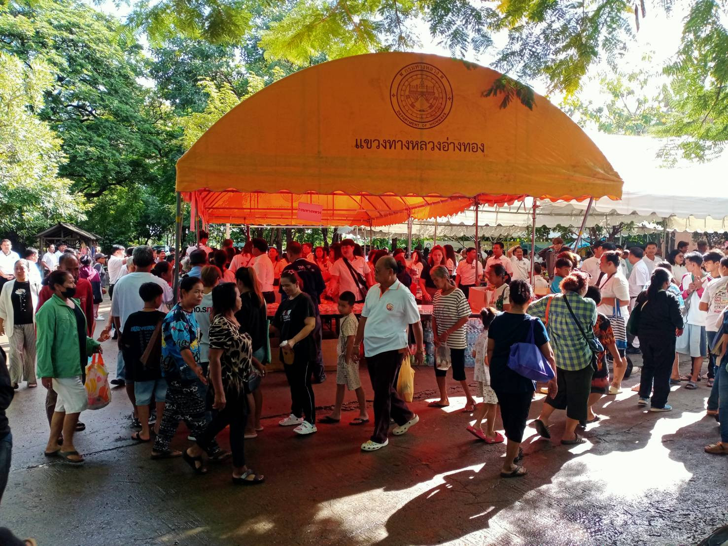 ภาพร่วมพิธีกรรมวัดตนุ