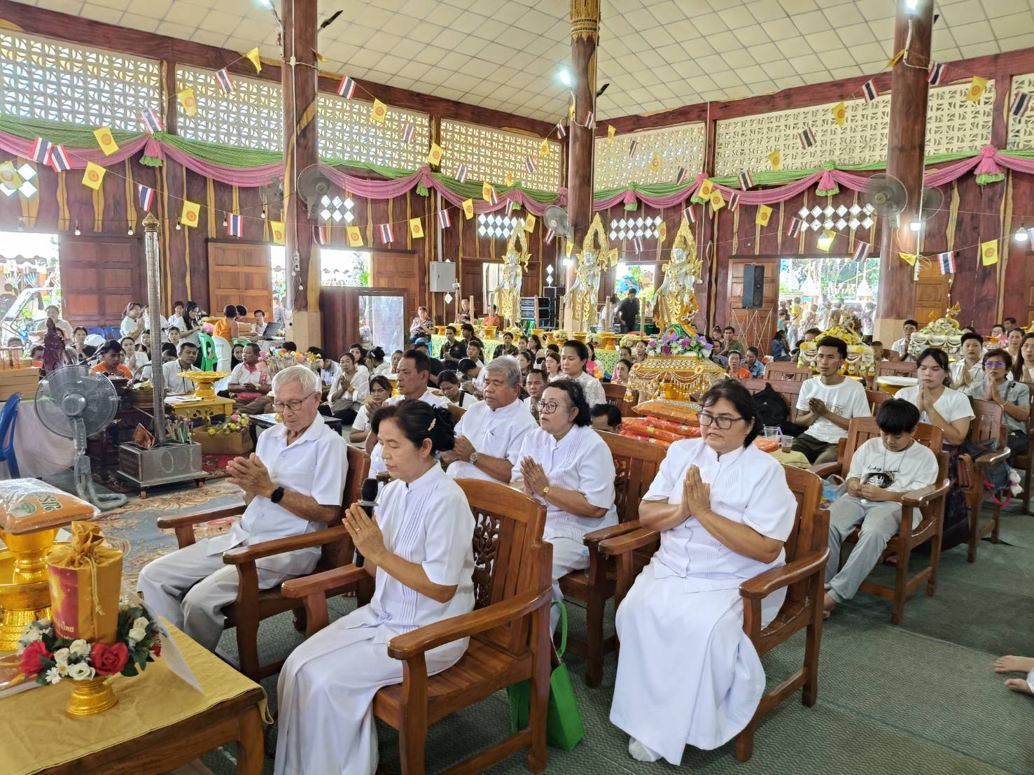 ภาพร่วมขบวนกฐินวัดบางสาม