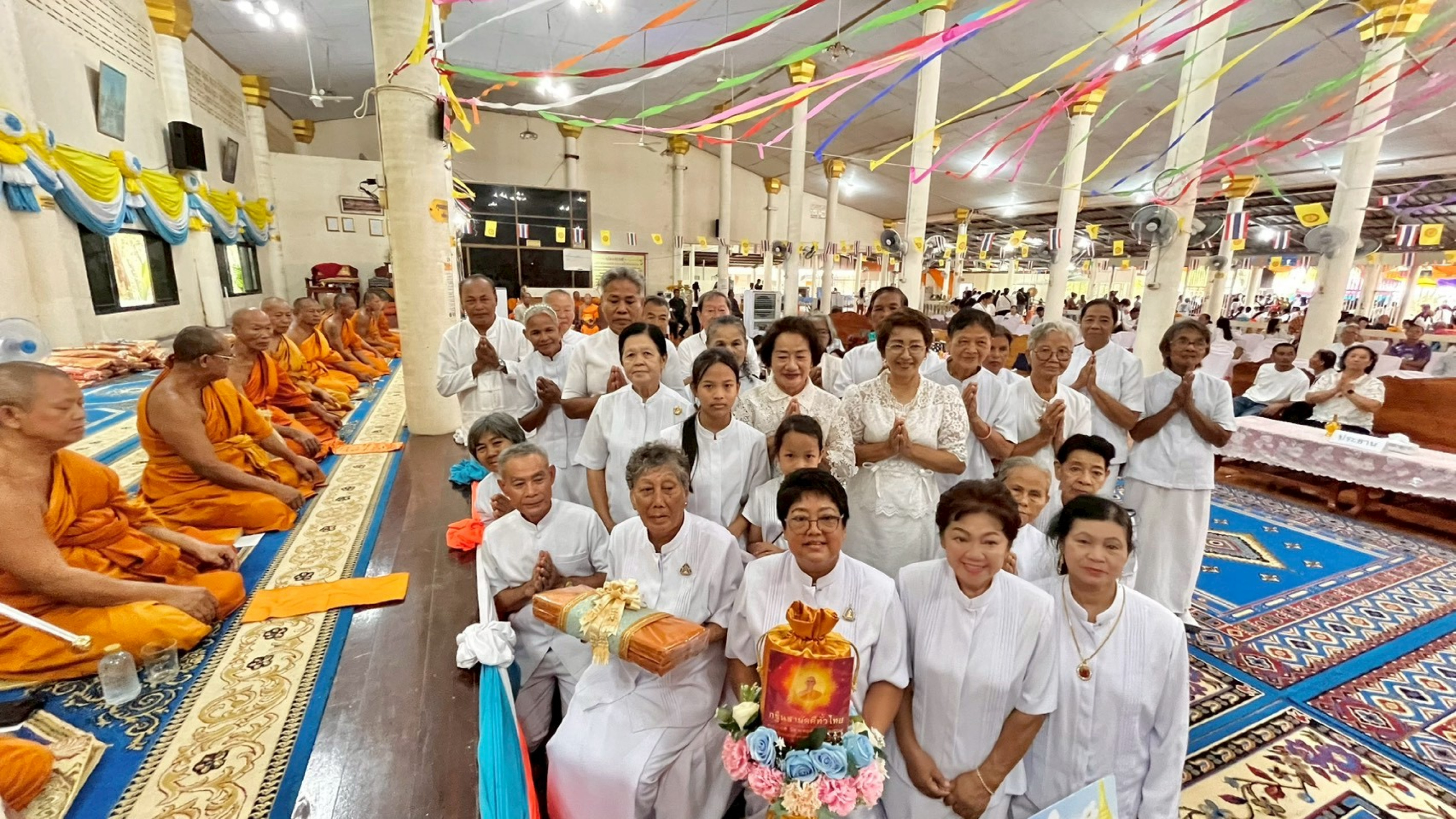 ภาพร่วมพิธีกรรมวัดนนทรีย์