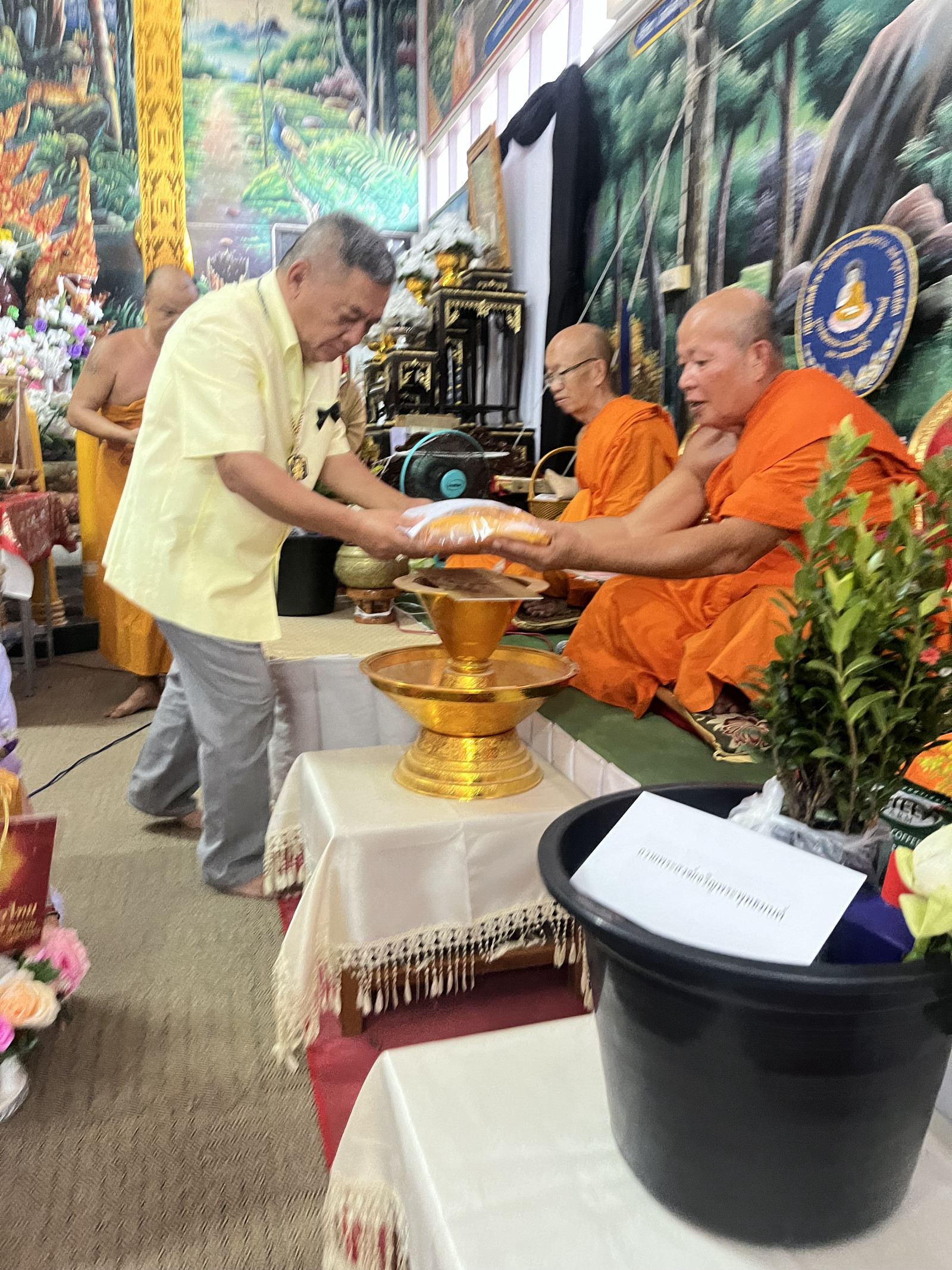 ภาพร่วมพิธีกรรมวัดสันชุม