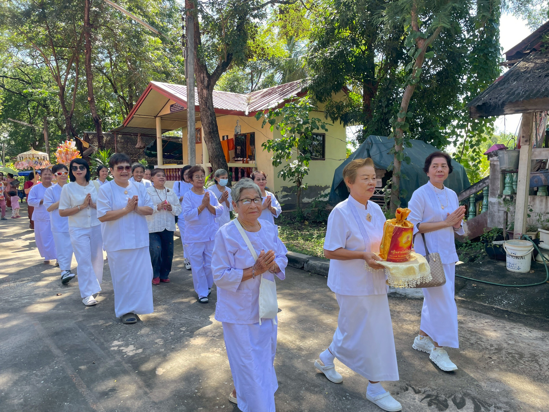 ภาพร่วมขบวนกฐินวัดสุวรรณาราม