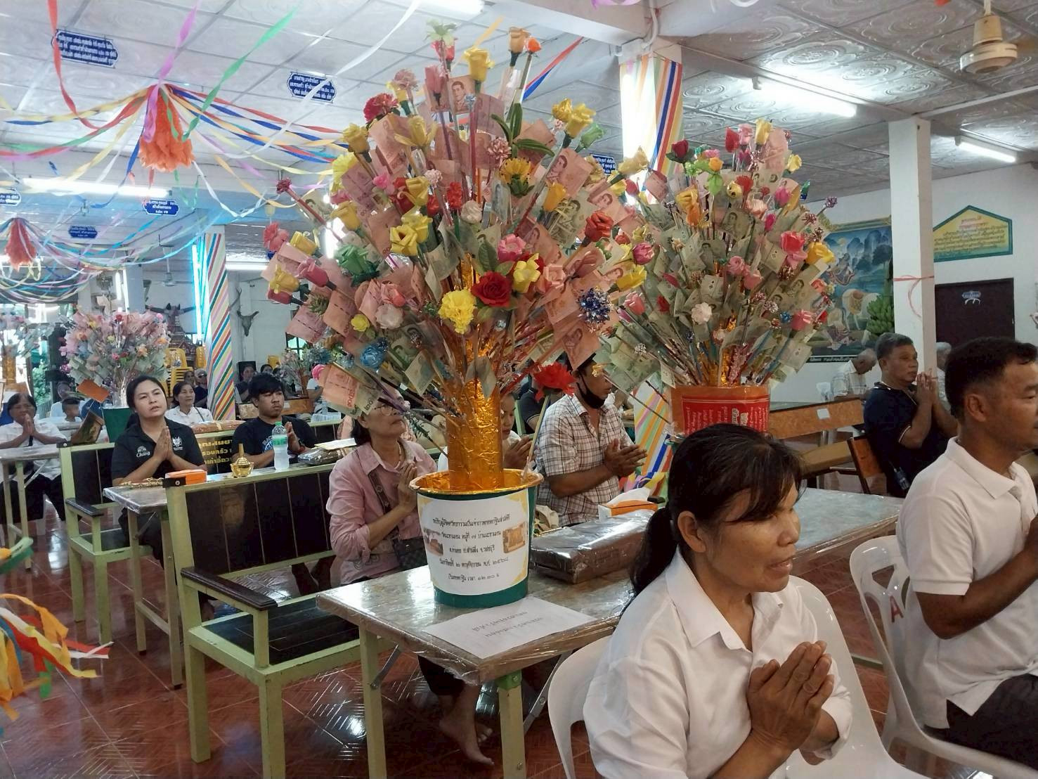 ภาพร่วมพิธีกรรมวัดมะขามเอน