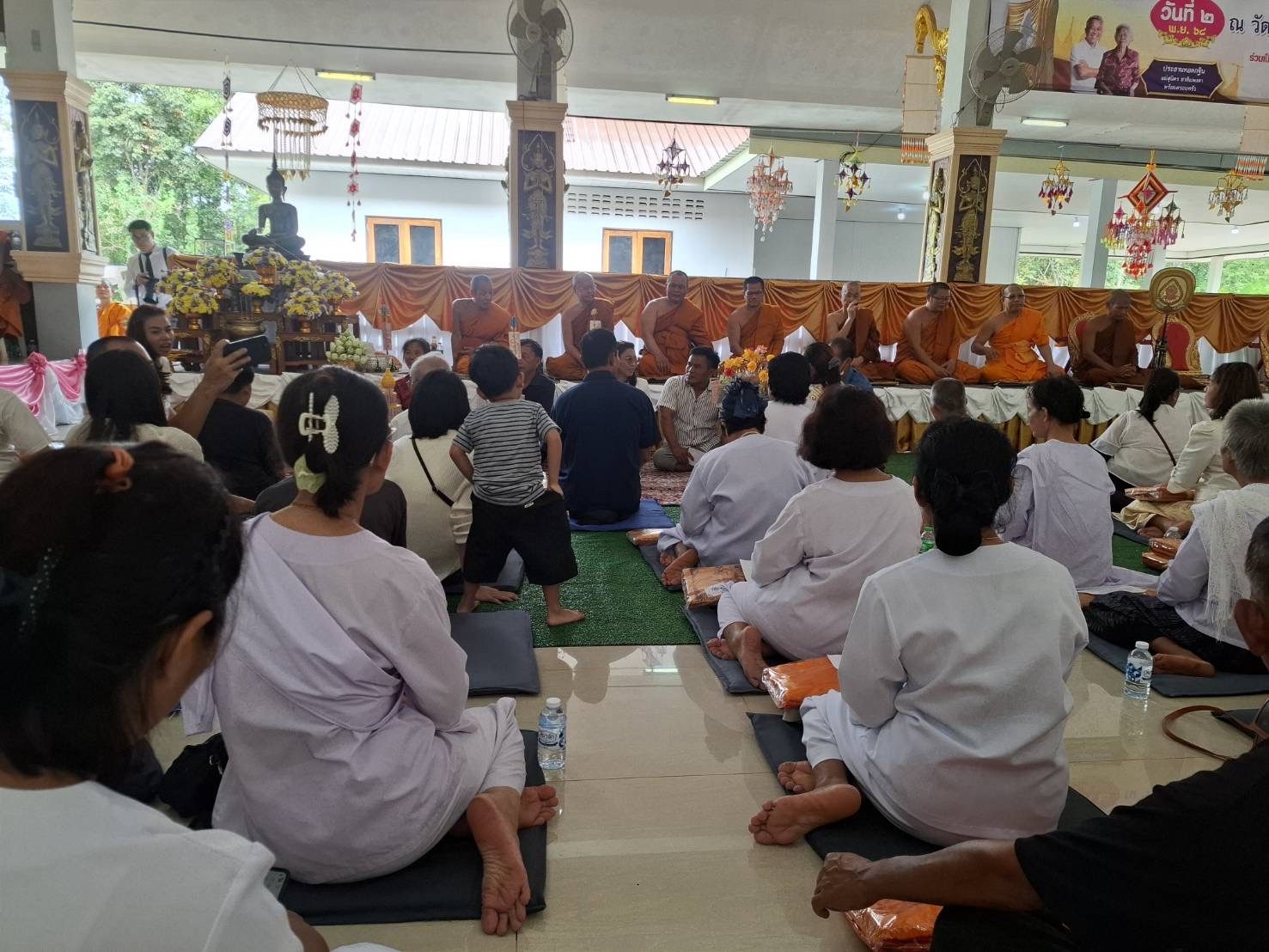 ภาพร่วมพิธีกรรมวัดรัตนคูหา