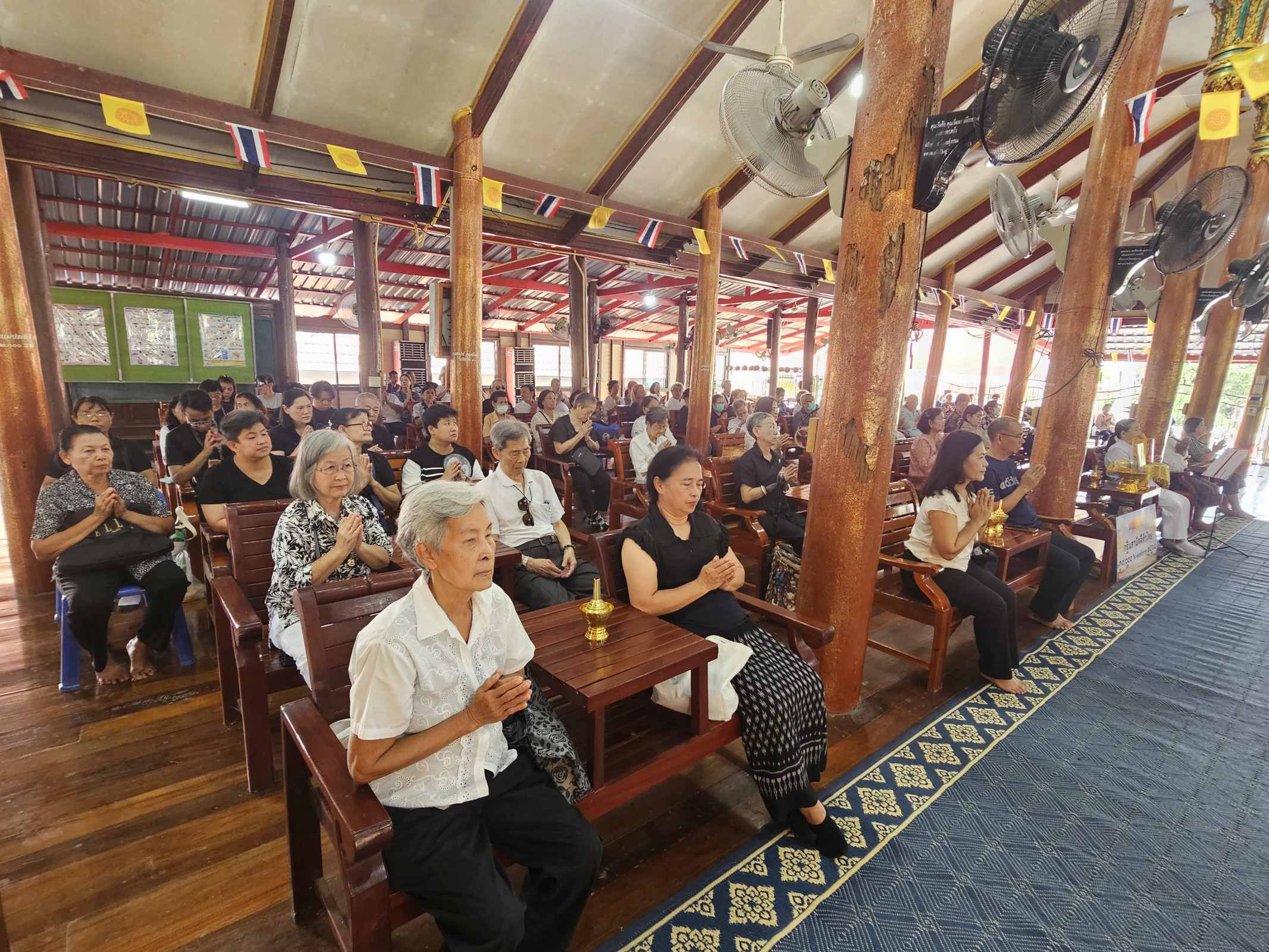 ภาพร่วมพิธีกรรมวัดเทพสุวรรณ