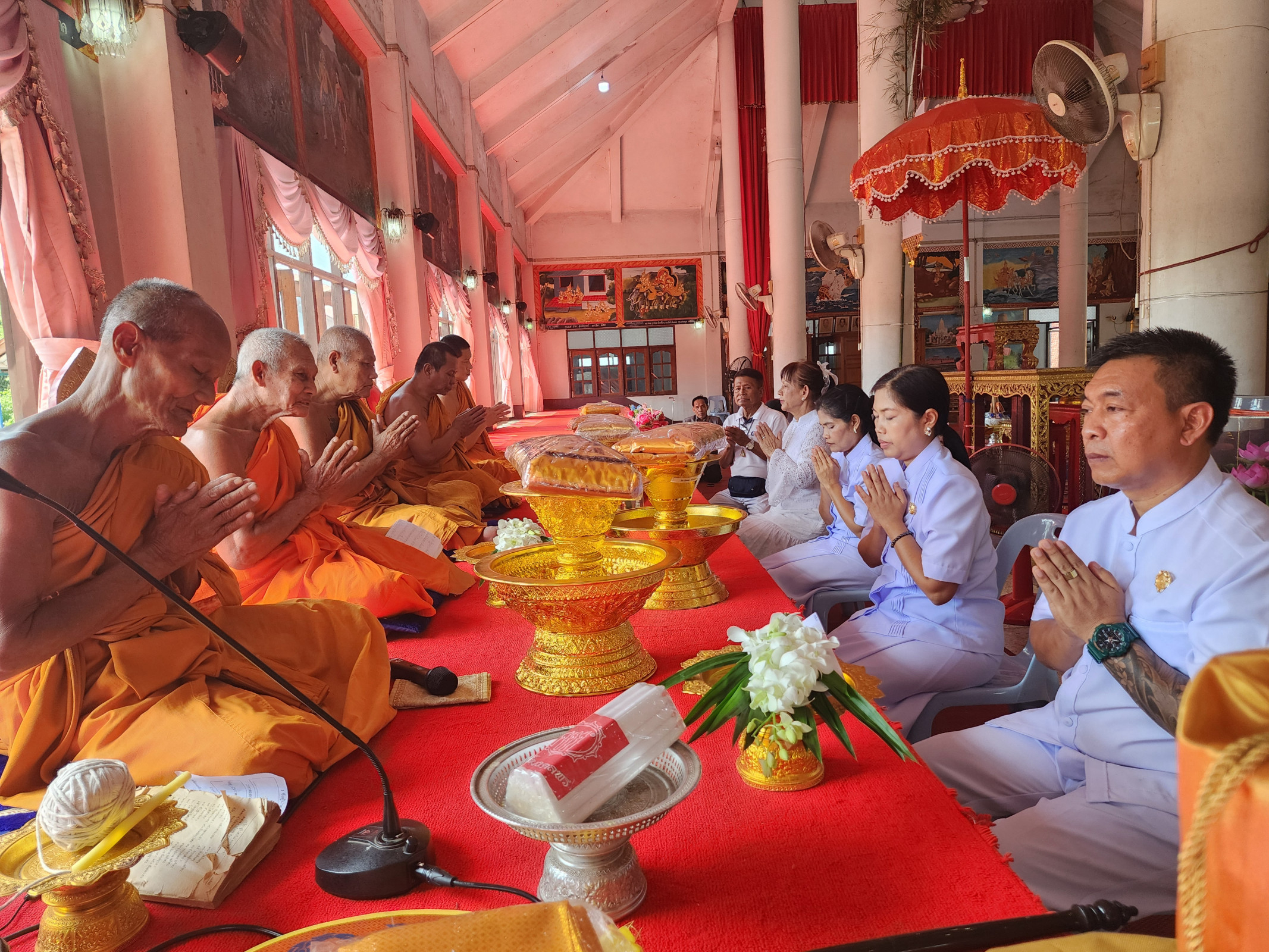 ภาพร่วมพิธีกรรมวัดโพธิ์หอม