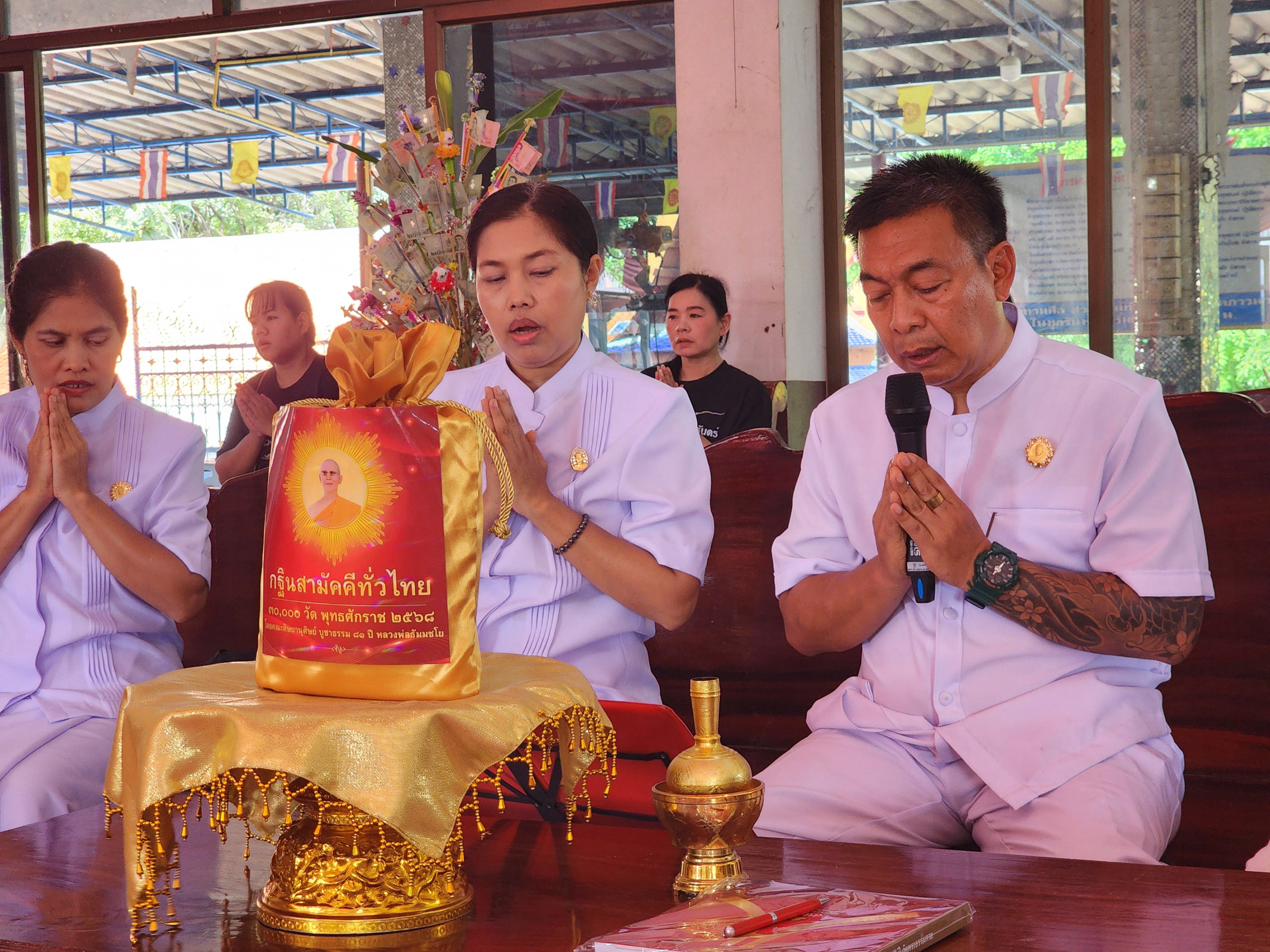 ภาพร่วมพิธีกรรมวัดโพธิ์หอม