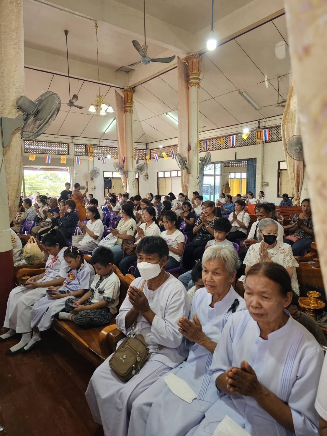 ภาพร่วมพิธีกรรมวัดกระทุ่มราย