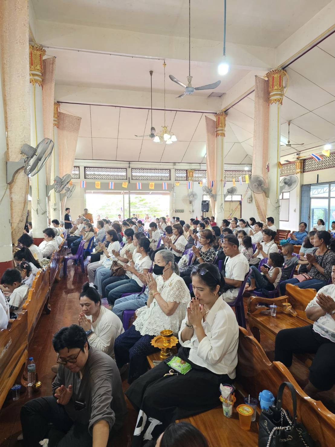 ภาพร่วมพิธีกรรมวัดกระทุ่มราย