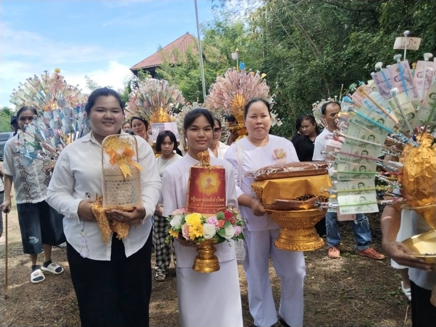 ภาพร่วมพิธีกรรมวัดวังหิน
