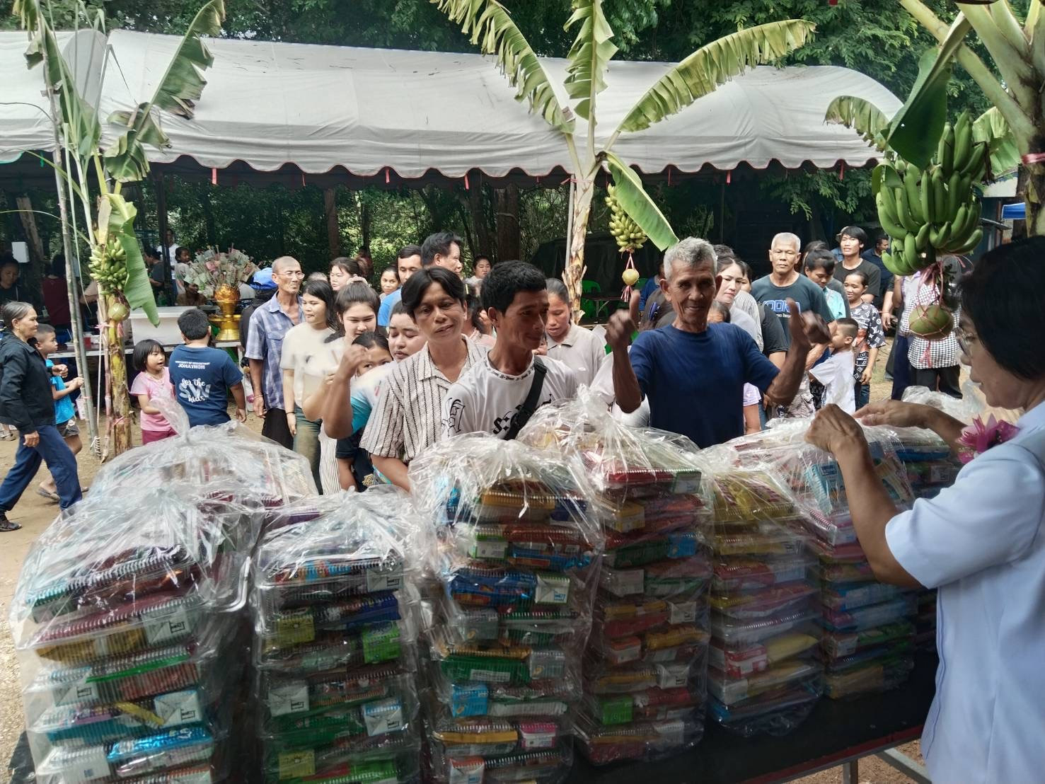 ภาพร่วมพิธีกรรมวัดวังหิน