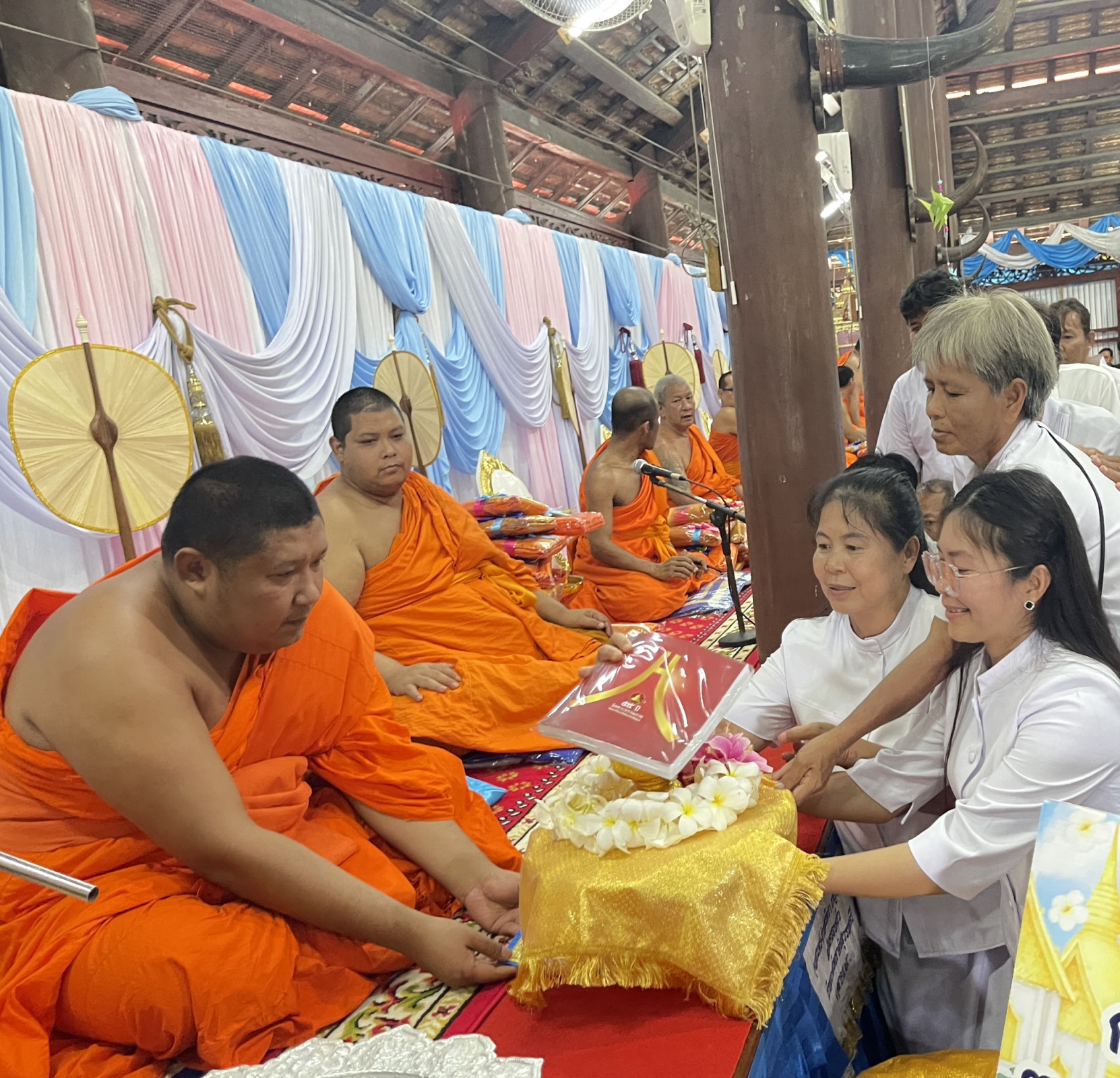 ภาพร่วมพิธีกรรมวัดเขาดินสุวรรณคีรี