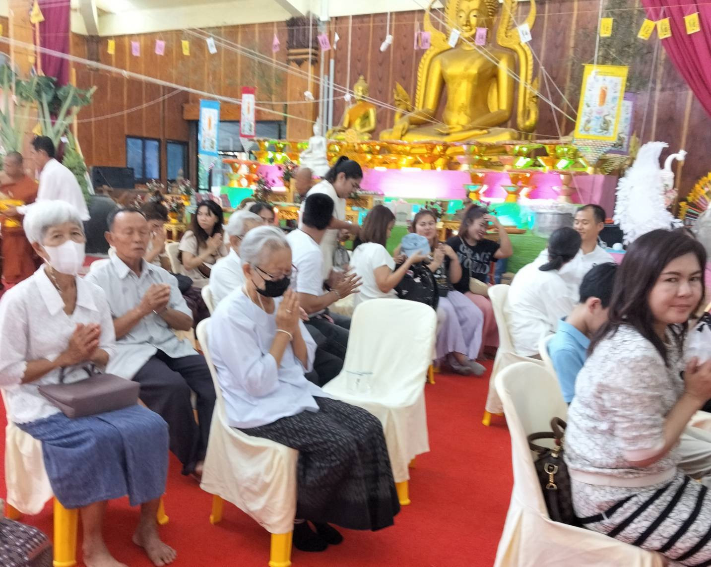 ภาพร่วมพิธีกรรมวัดห้วยปลาดุก