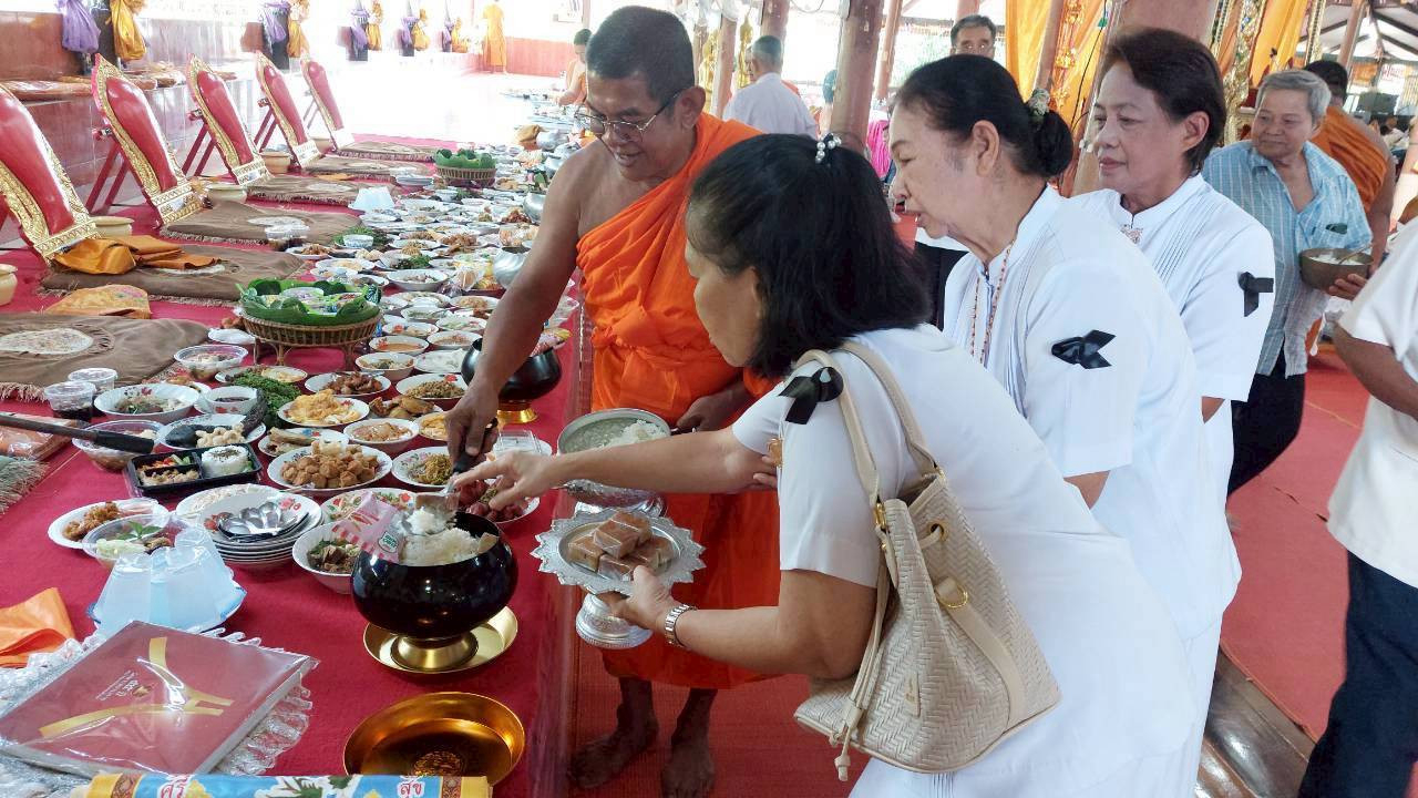 ภาพร่วมพิธีกรรมวัดใหม่รัตนเจดีย์