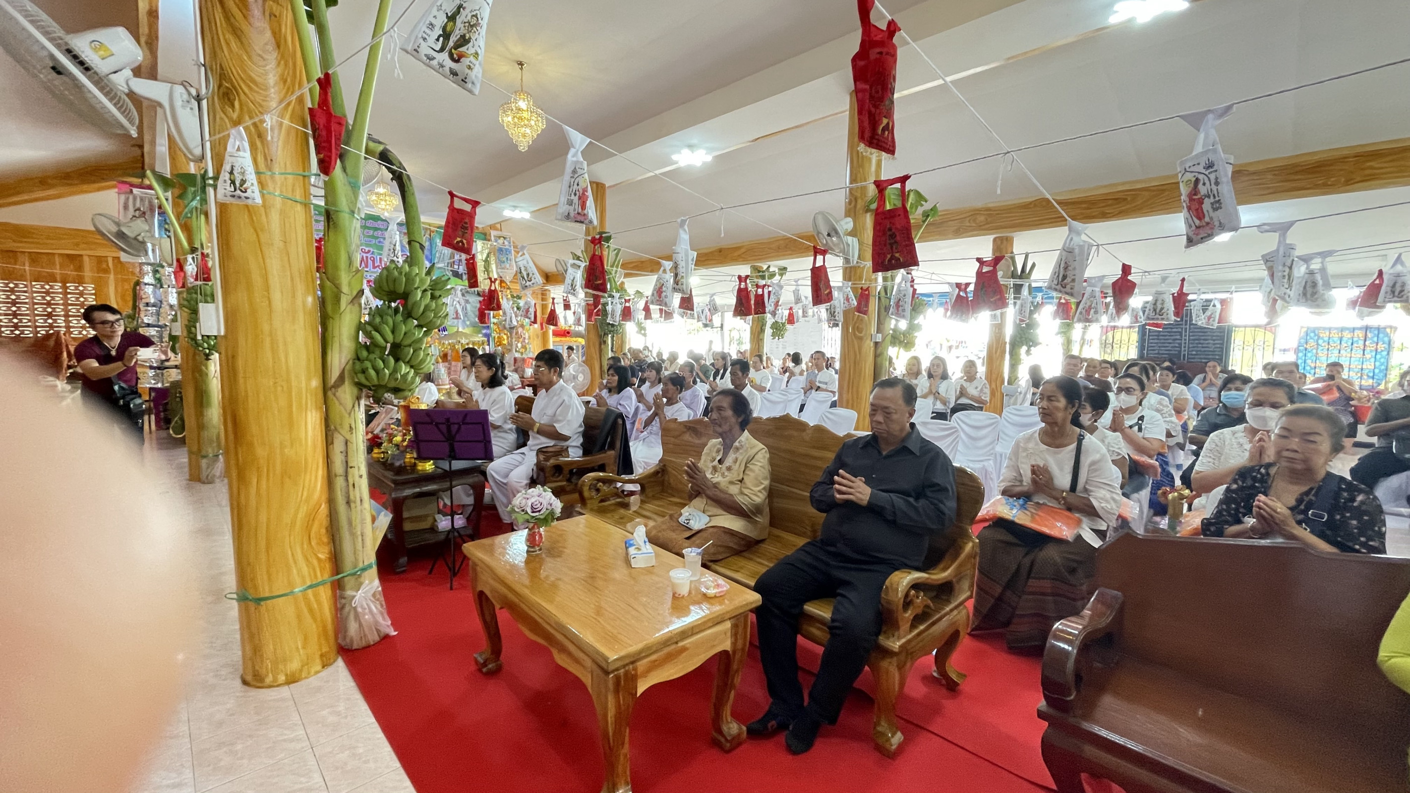 ภาพร่วมพิธีกรรมวัดดงเชือกพันเจริญ