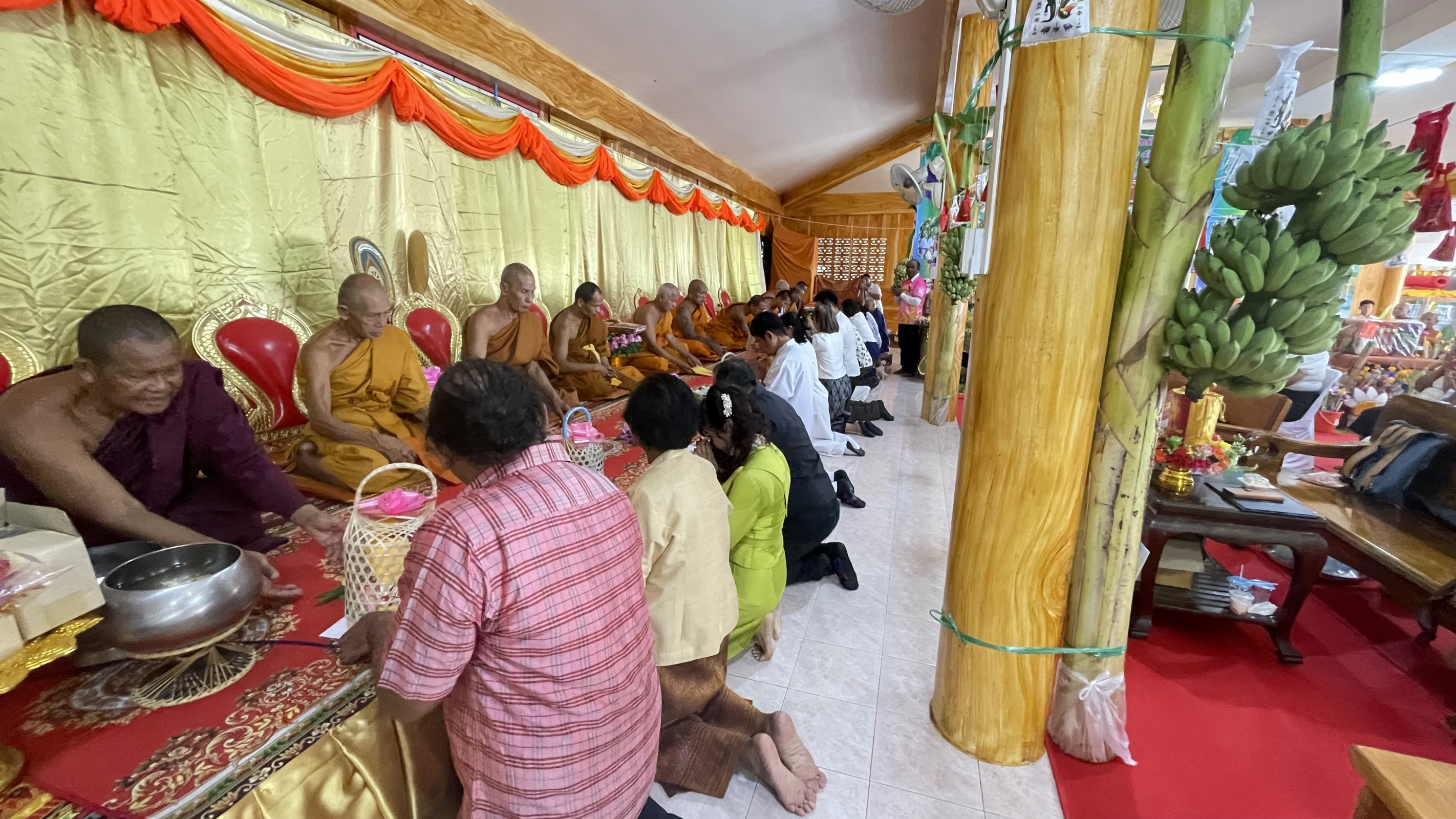 ภาพร่วมพิธีกรรมวัดดงเชือกพันเจริญ