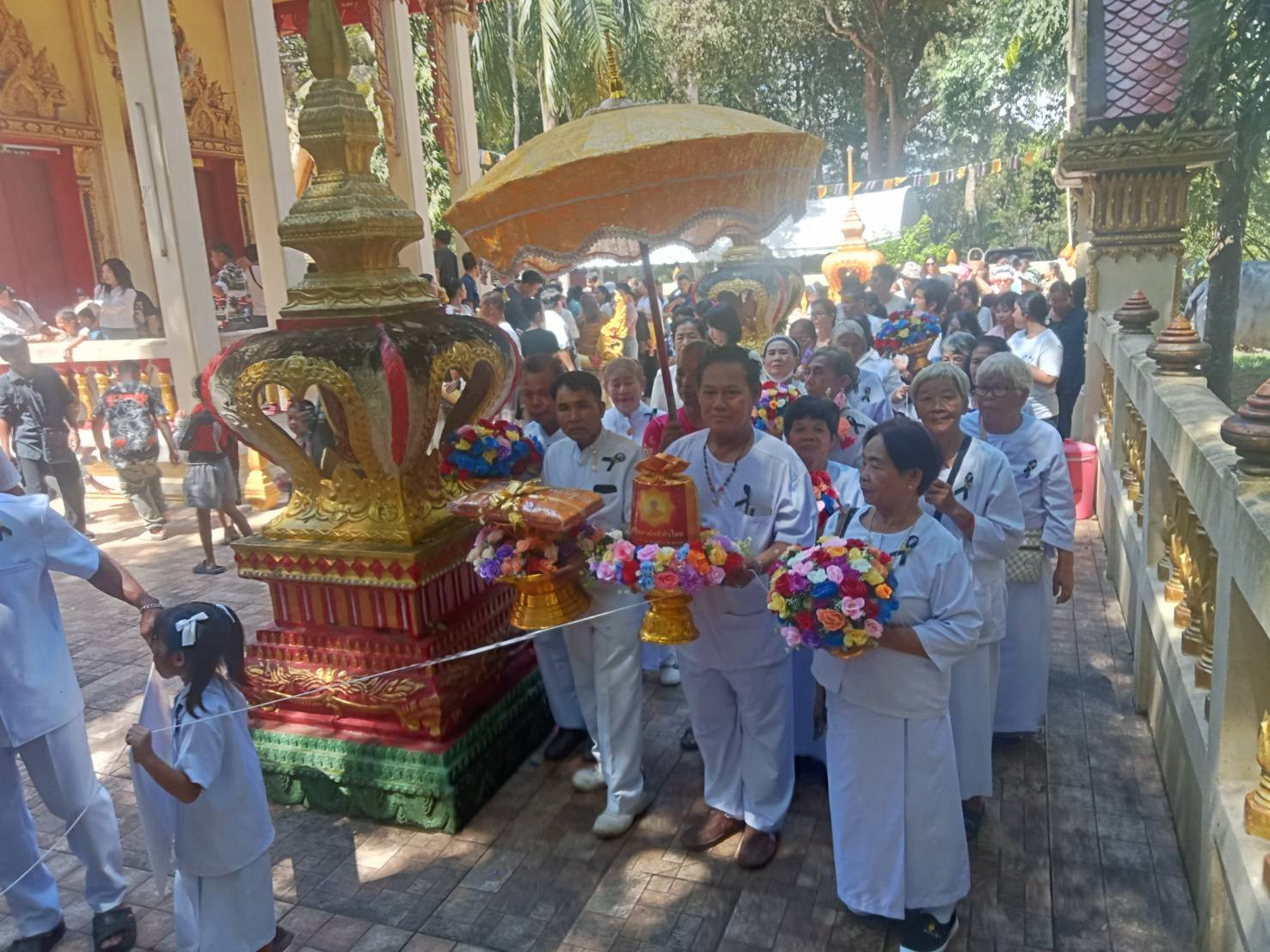 ภาพร่วมขบวนกฐินวัดแปลงประดู่