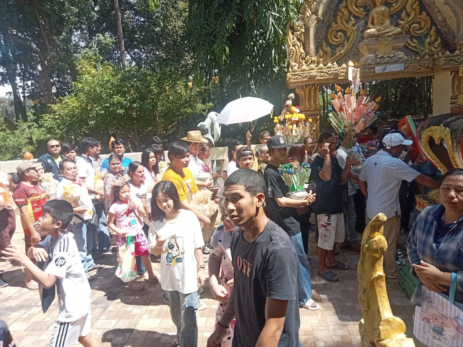 ภาพร่วมพิธีกรรมวัดแปลงประดู่