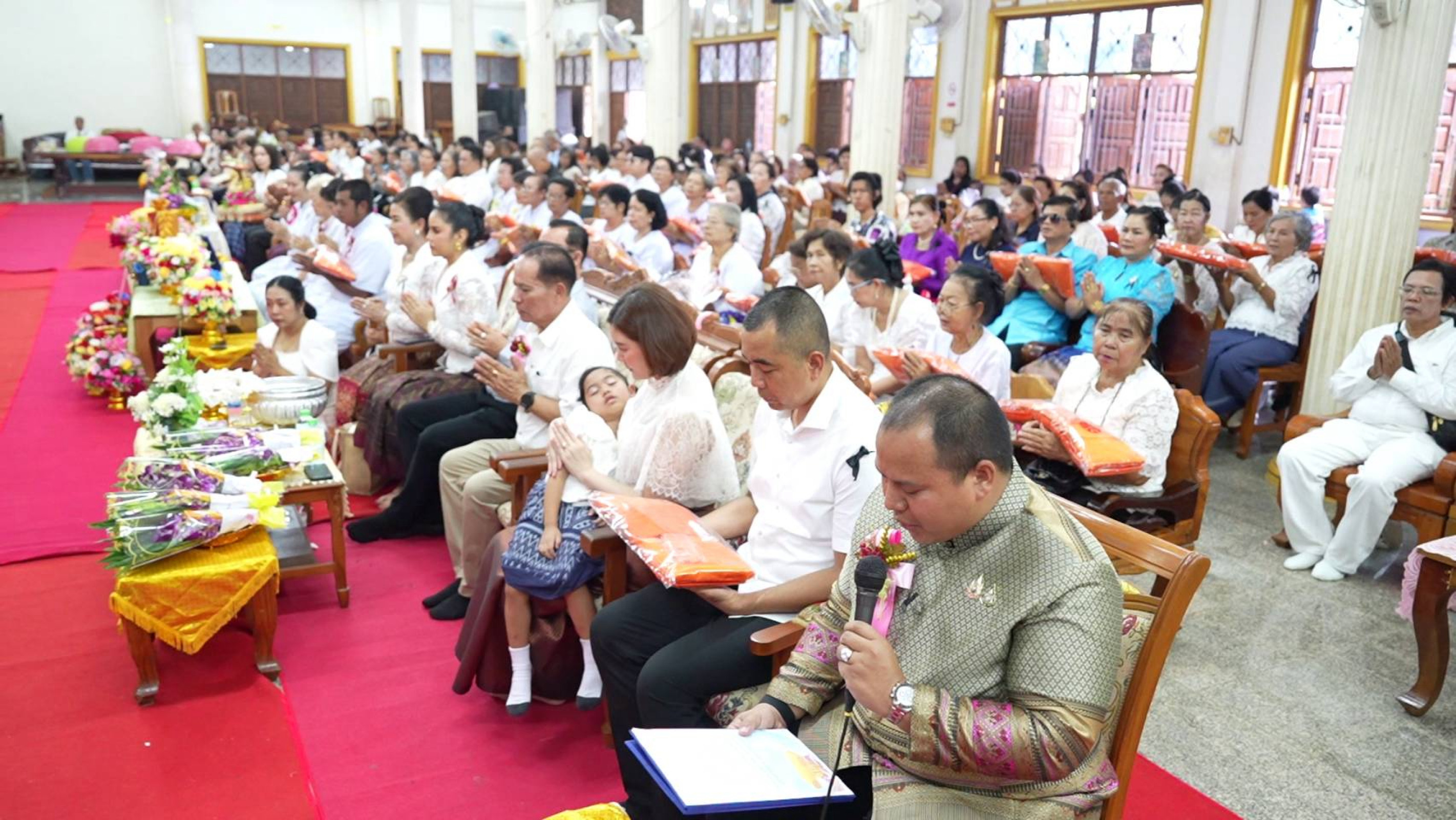 ภาพร่วมพิธีกรรมวัดดงพระราม