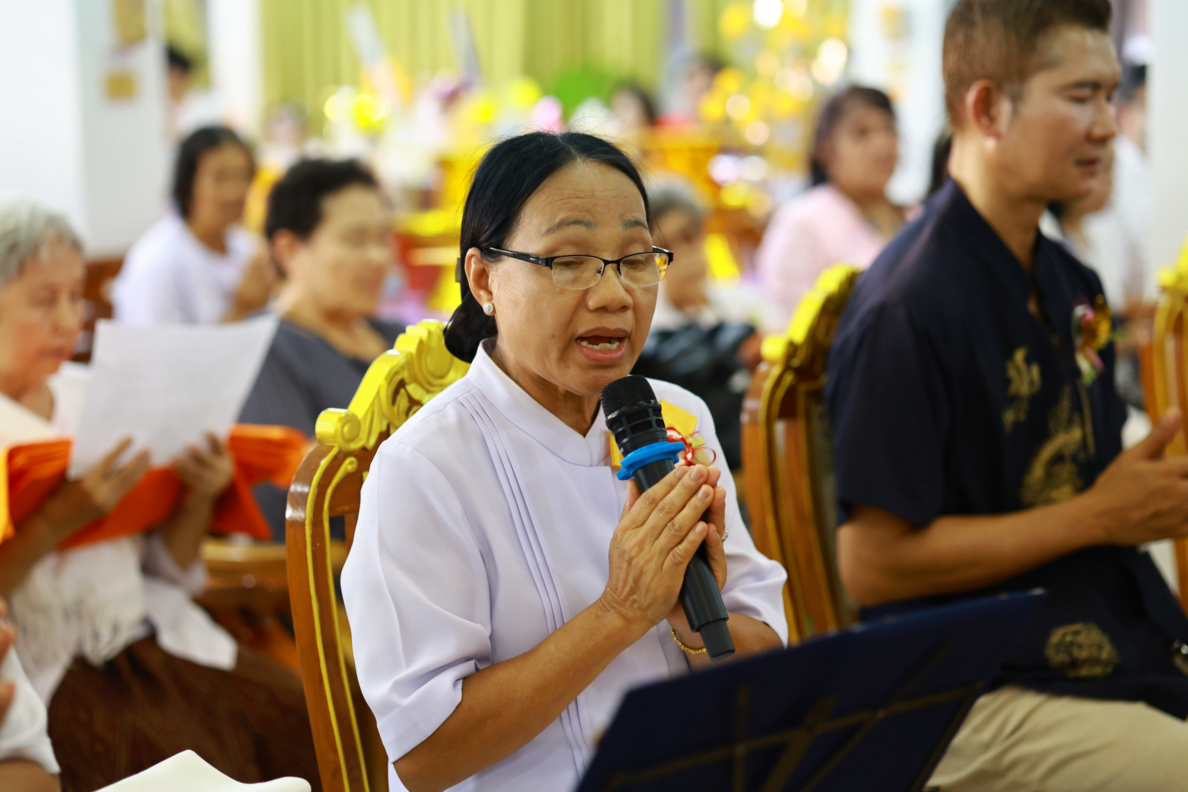 ภาพร่วมพิธีกรรมวัดเกาะแดง