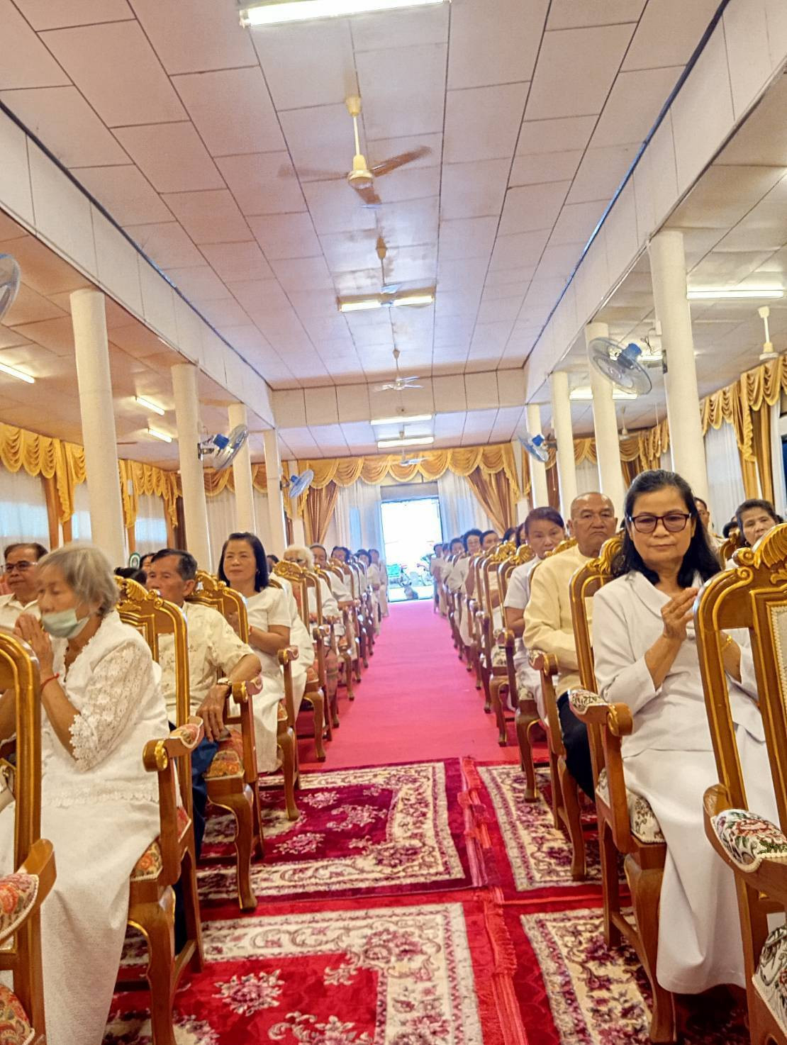 ภาพร่วมพิธีกรรมวัดดงชัย