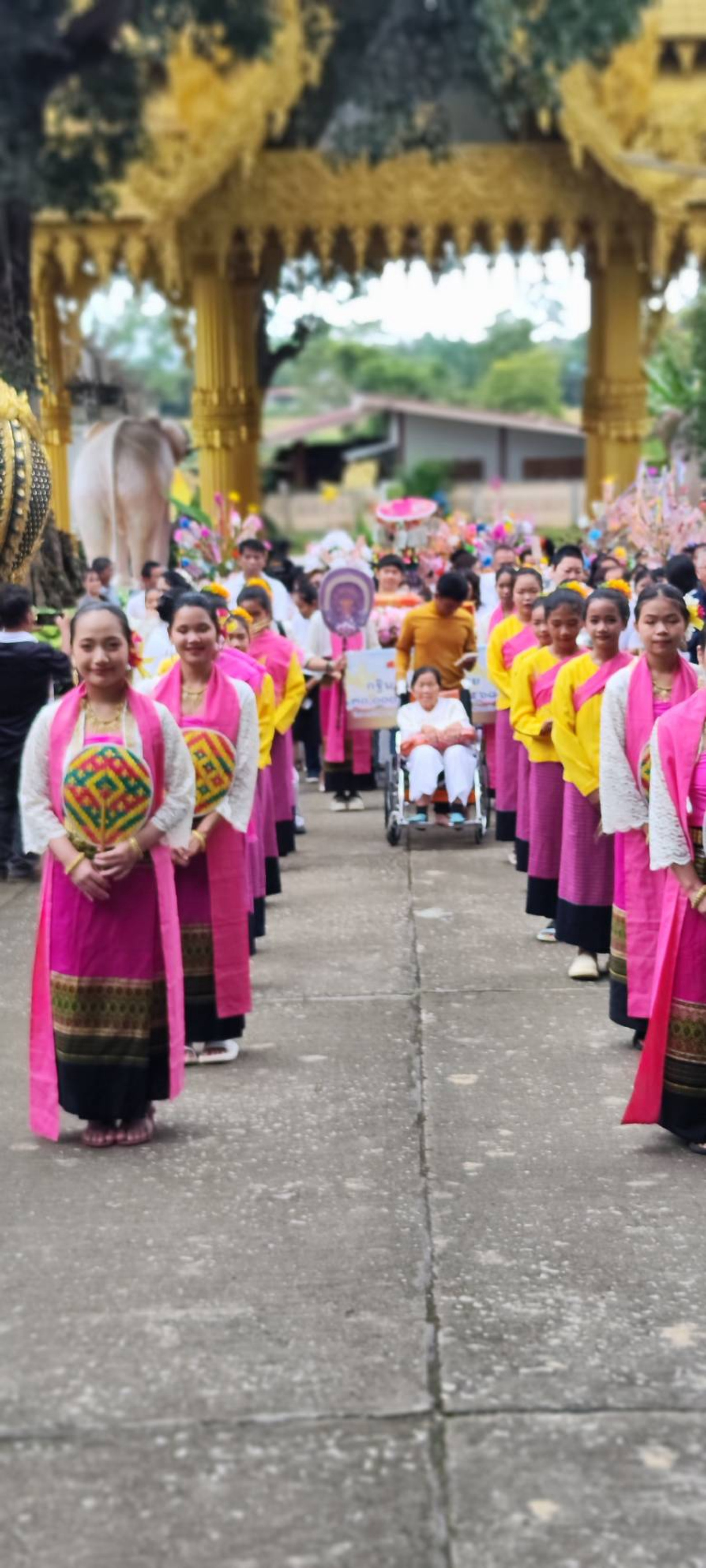 ภาพร่วมพิธีกรรมวัดปางผึ้ง