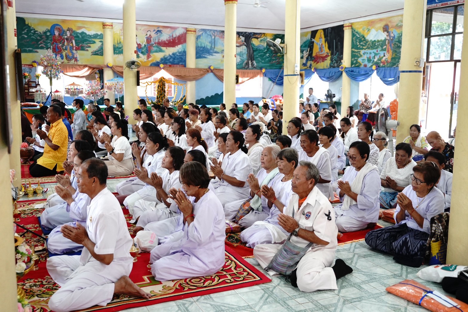 ภาพร่วมพิธีกรรมวัดโนนสมบูรณ์