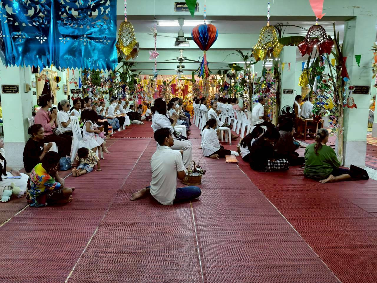 ภาพร่วมพิธีกรรมวัดราษฎร์สถิต