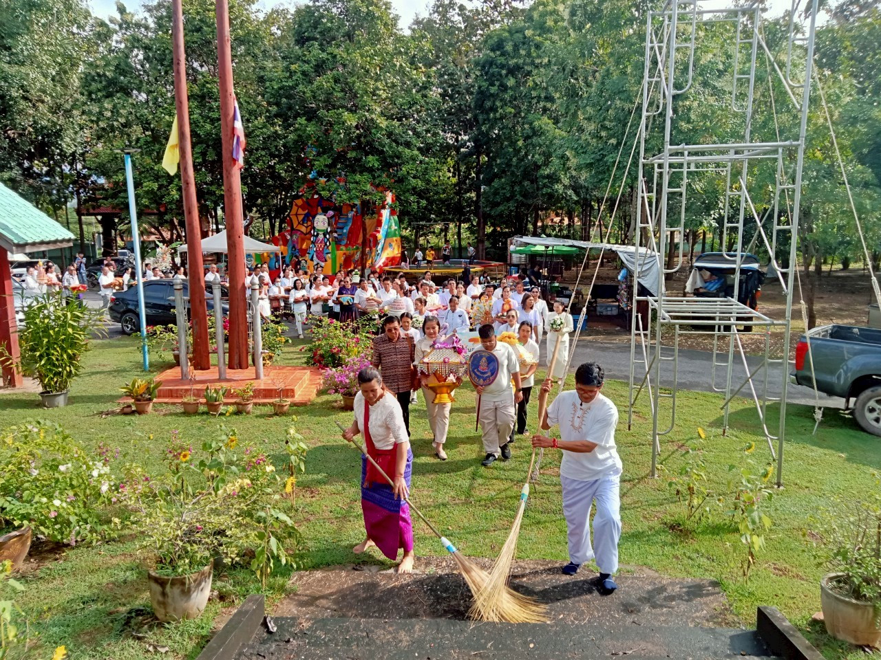 ภาพร่วมพิธีกรรมวัดโพนไทรงาม