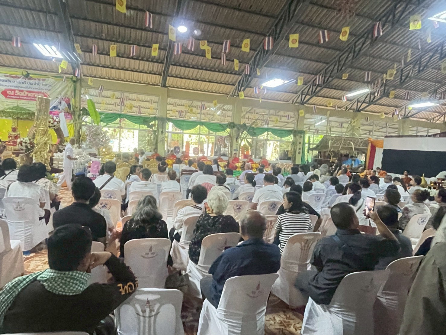 ภาพร่วมพิธีกรรมวัดป่าตามอ