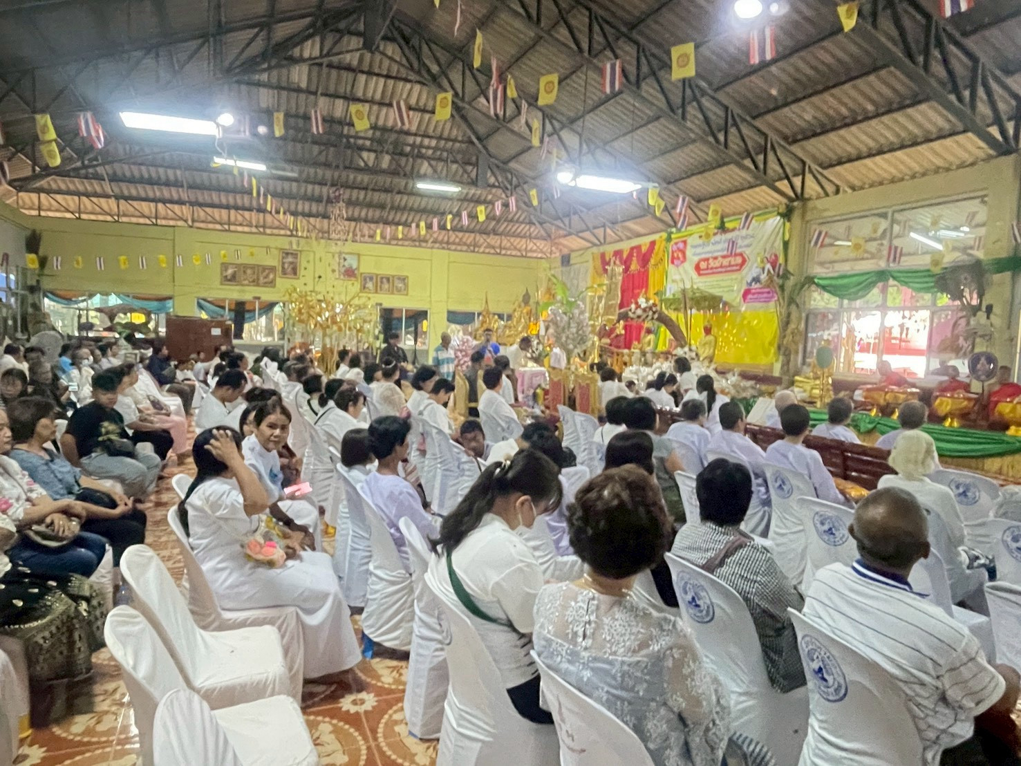 ภาพร่วมพิธีกรรมวัดป่าตามอ