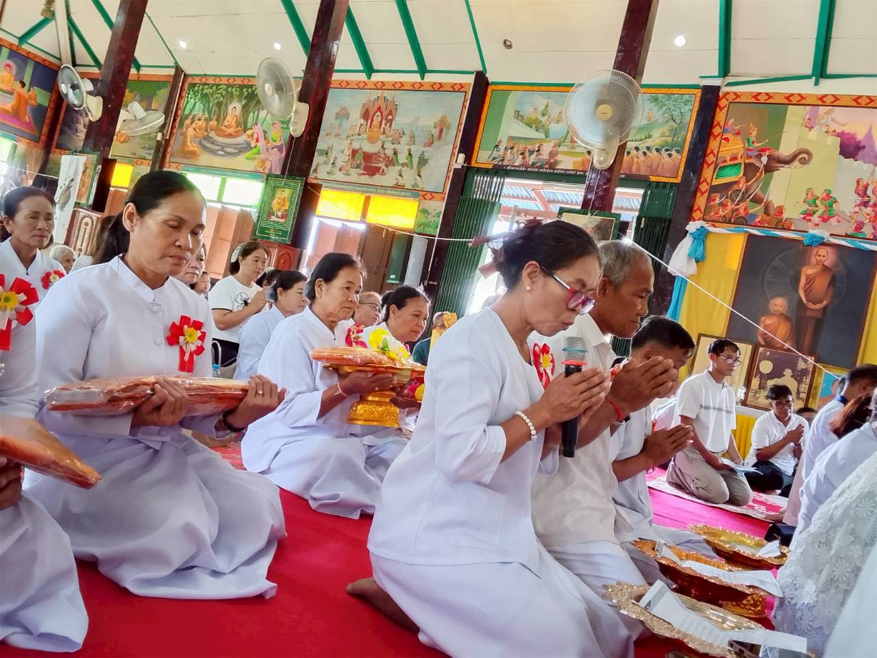 ภาพร่วมพิธีกรรมวัดบูรพาหนองสิม